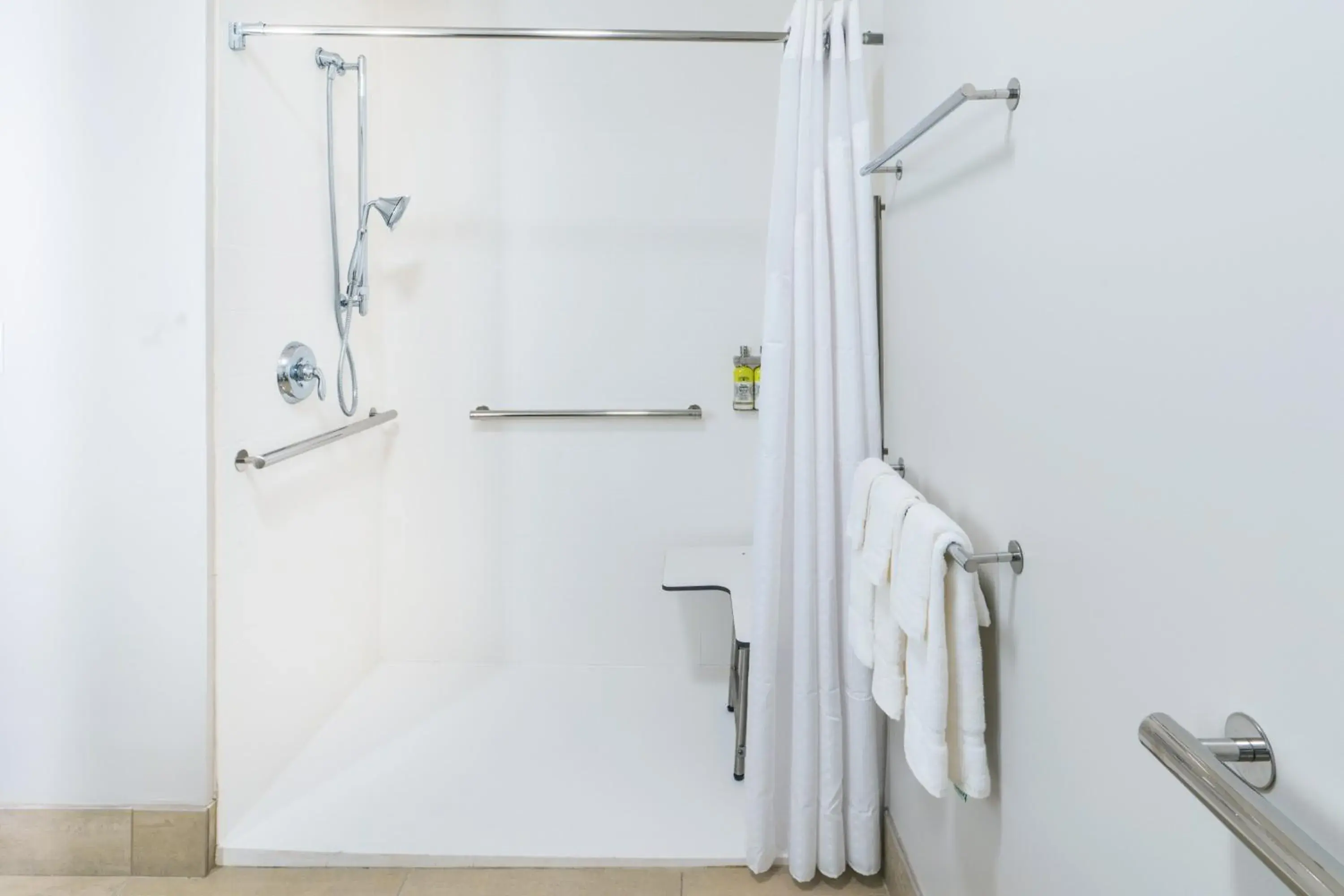 Bathroom in Holiday Inn Express & Suites Lake Havasu - London Bridge by IHG Bathroom in Holiday Inn Express & Suites Lake Havasu - London Bridge by IHG