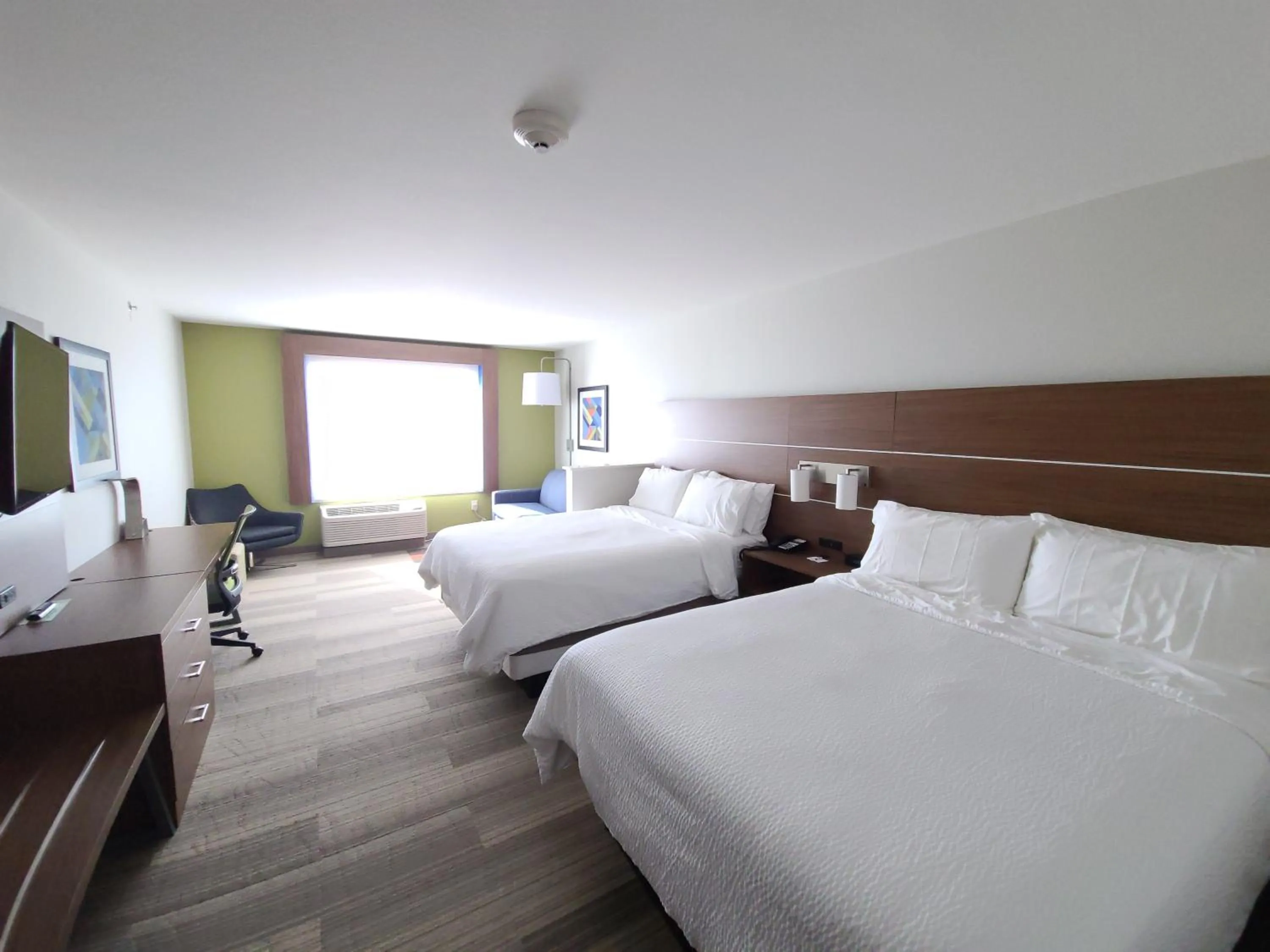 Bedroom, Bed in Holiday Inn Express & Suites - Nebraska City by IHG