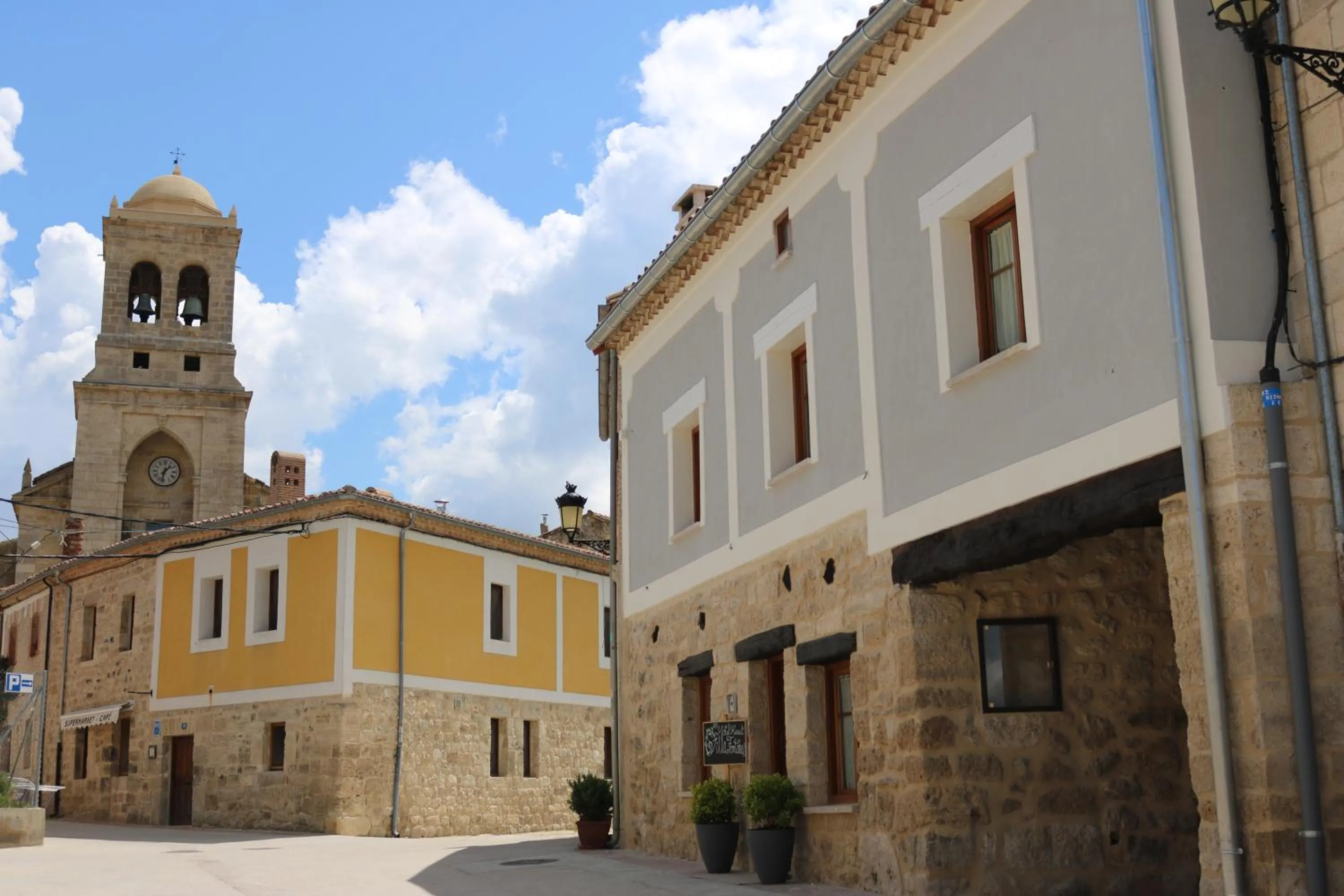 Property building in Villa Fontanas