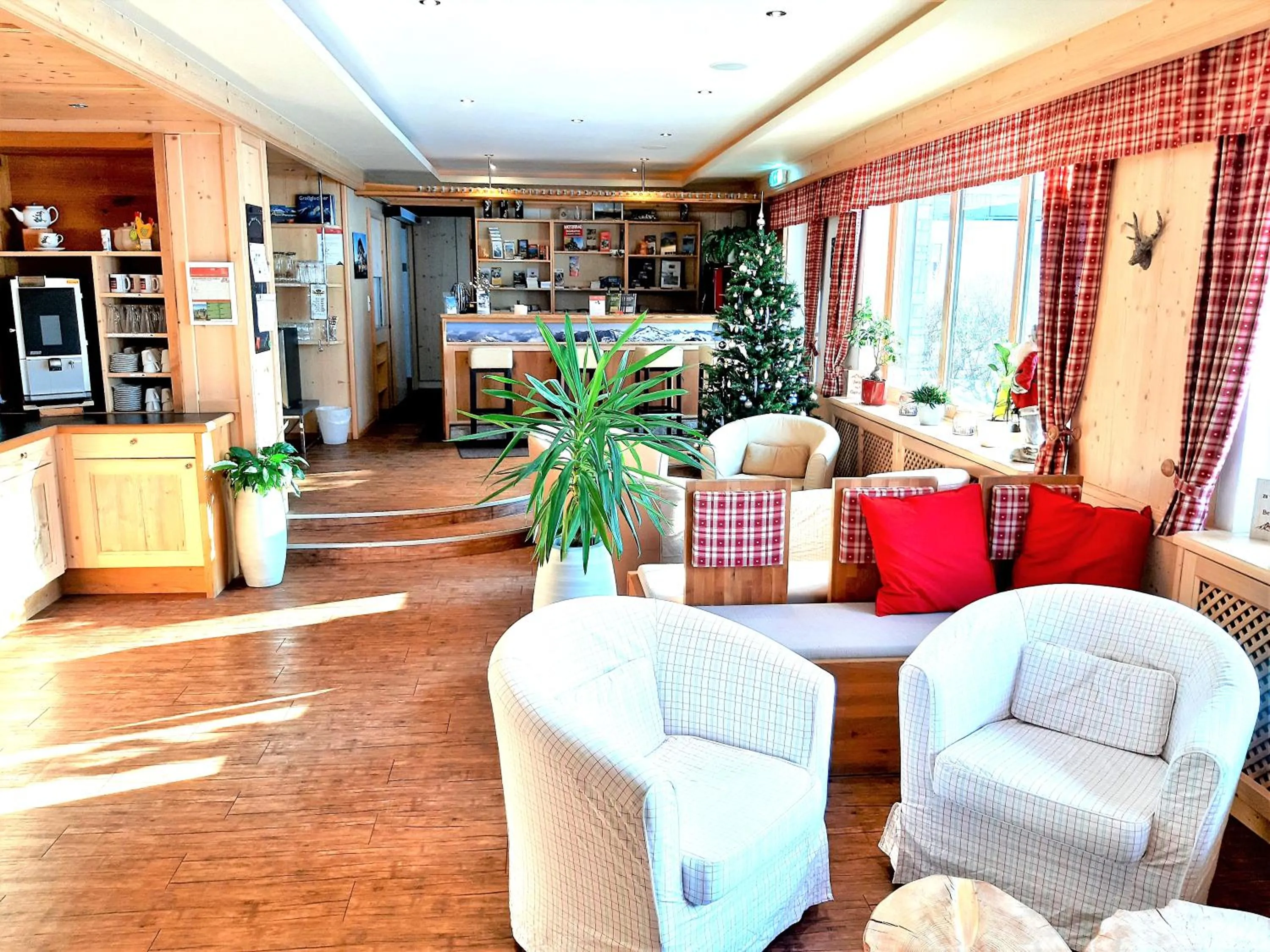 Evening entertainment in Alphotel Mittersill