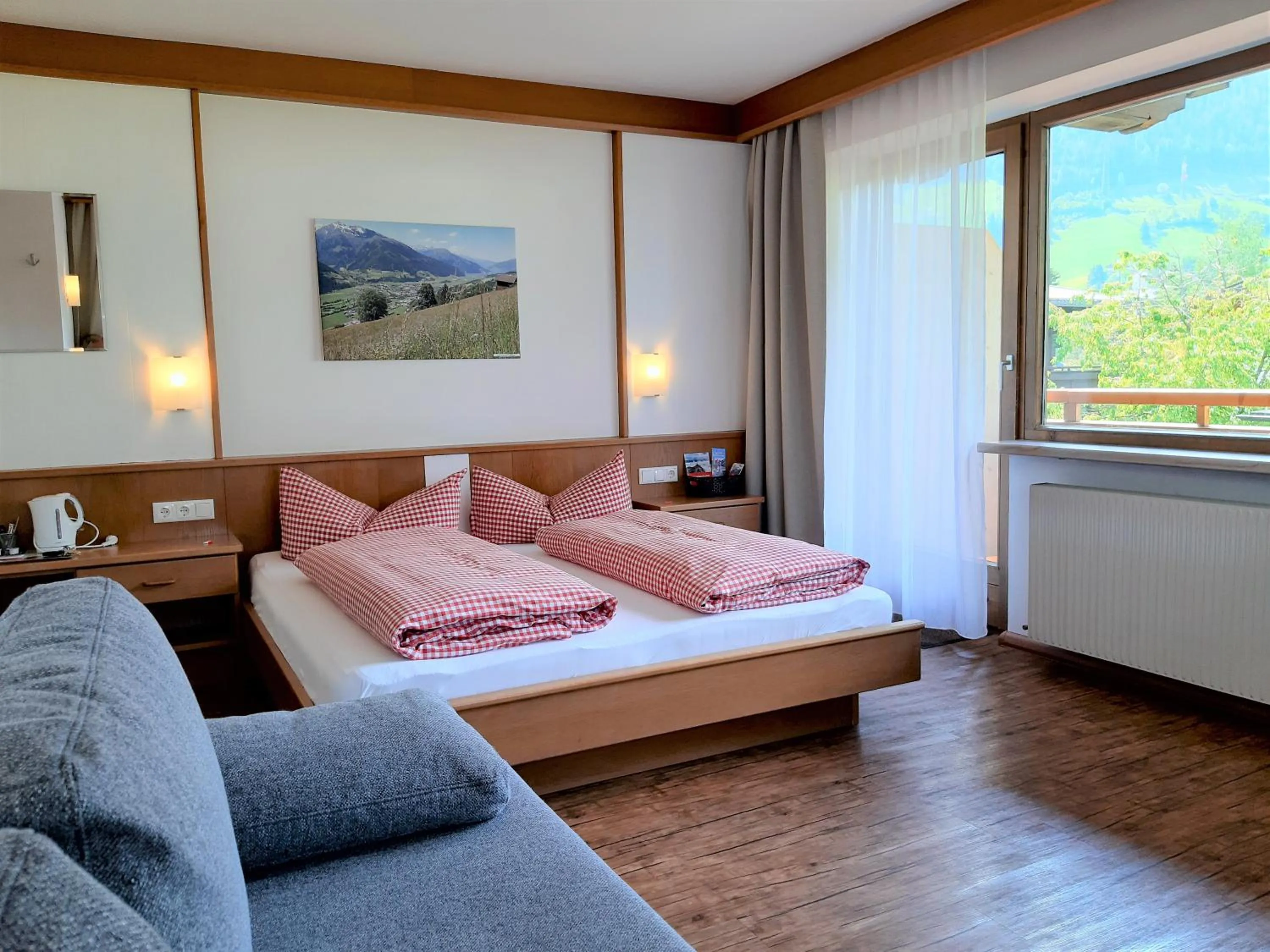 Bed in Alphotel Mittersill