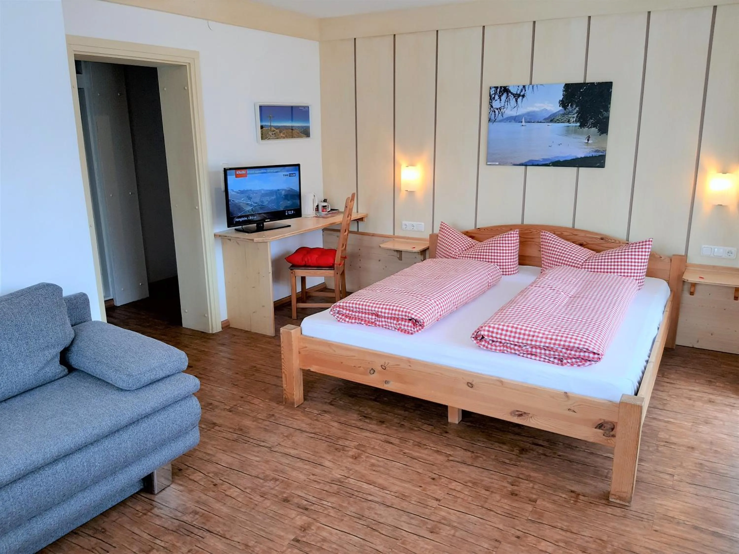 Bed in Alphotel Mittersill