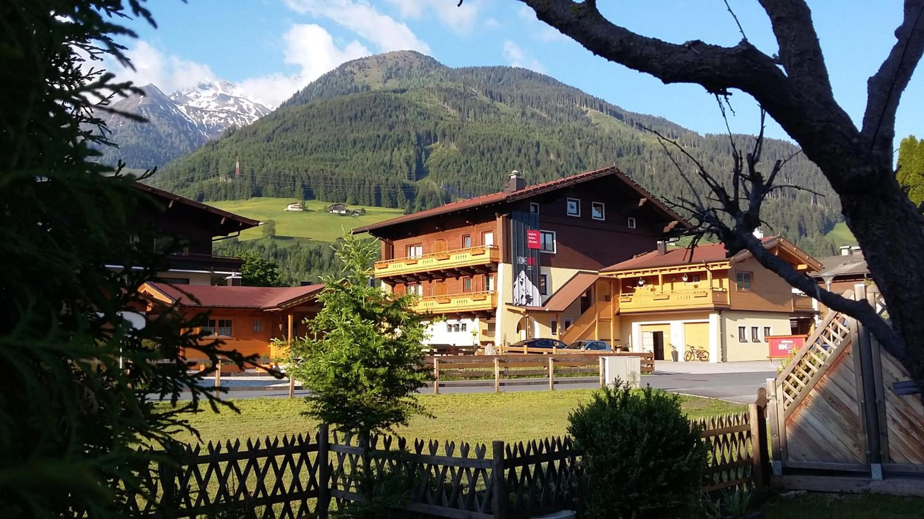 Facade/entrance in Alphotel Mittersill