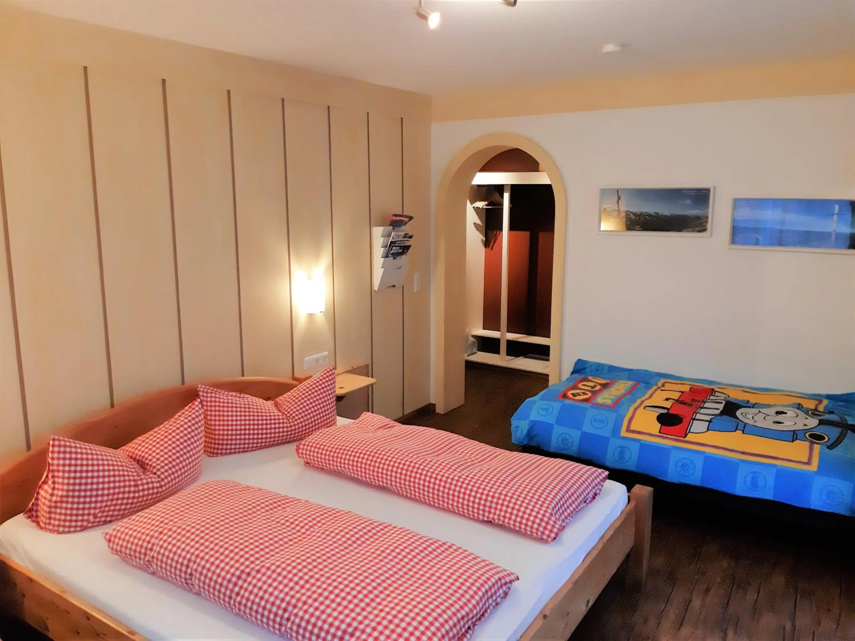 Bed in Alphotel Mittersill