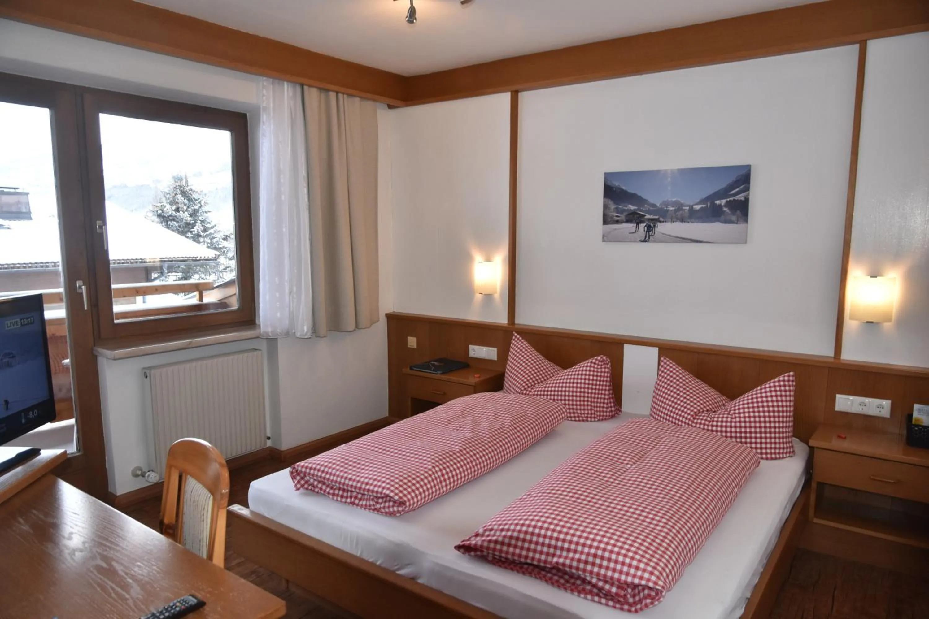 Bed in Alphotel Mittersill