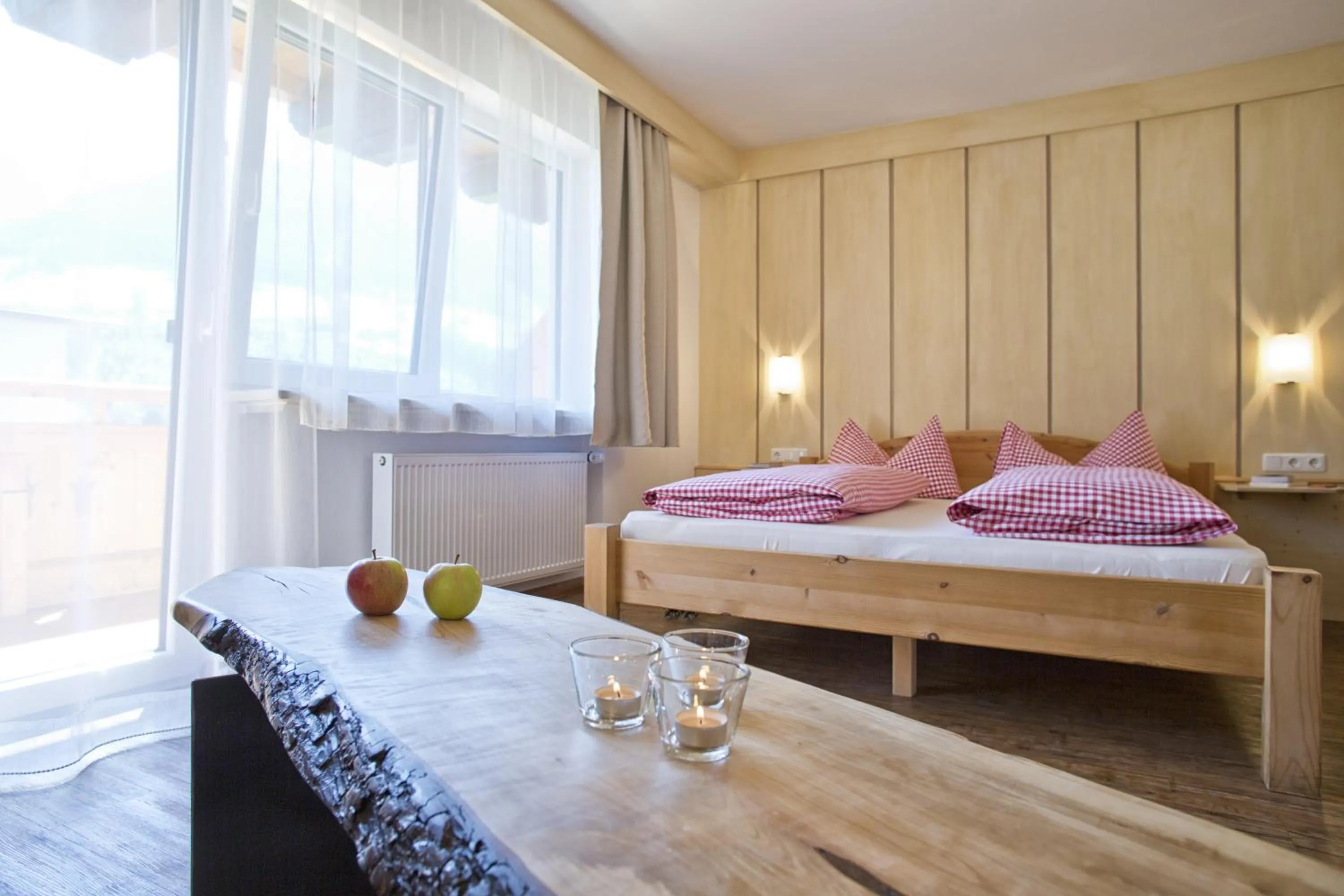 Photo of the whole room, Bed in Alphotel Mittersill