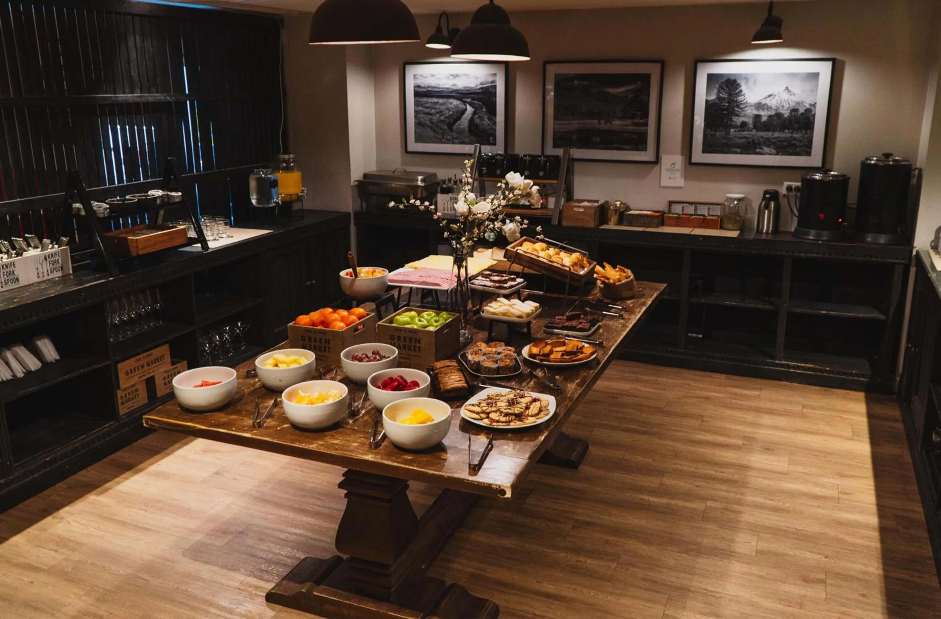 Food and drinks in Cyan Soho Neuquén Hotel