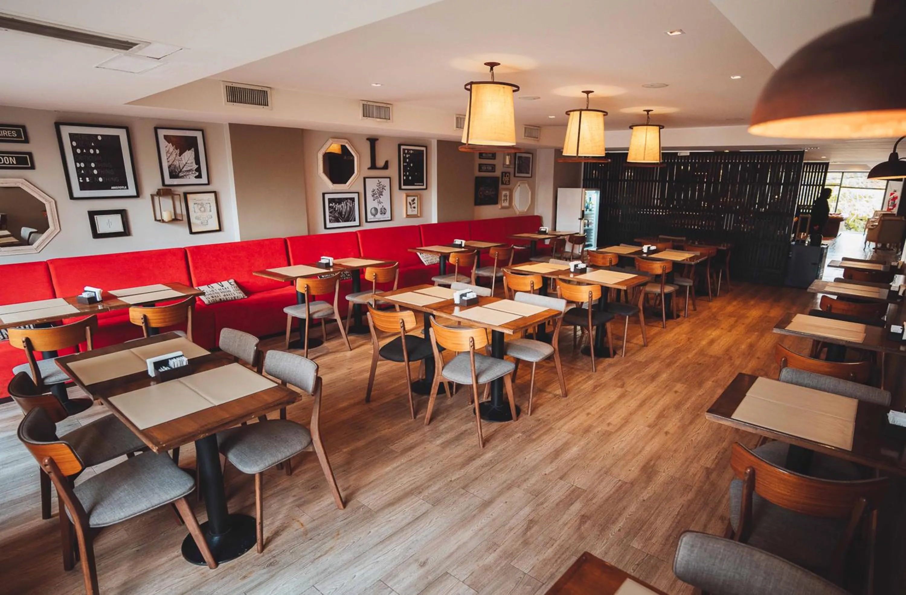 Lounge or bar in Cyan Soho Neuquén Hotel