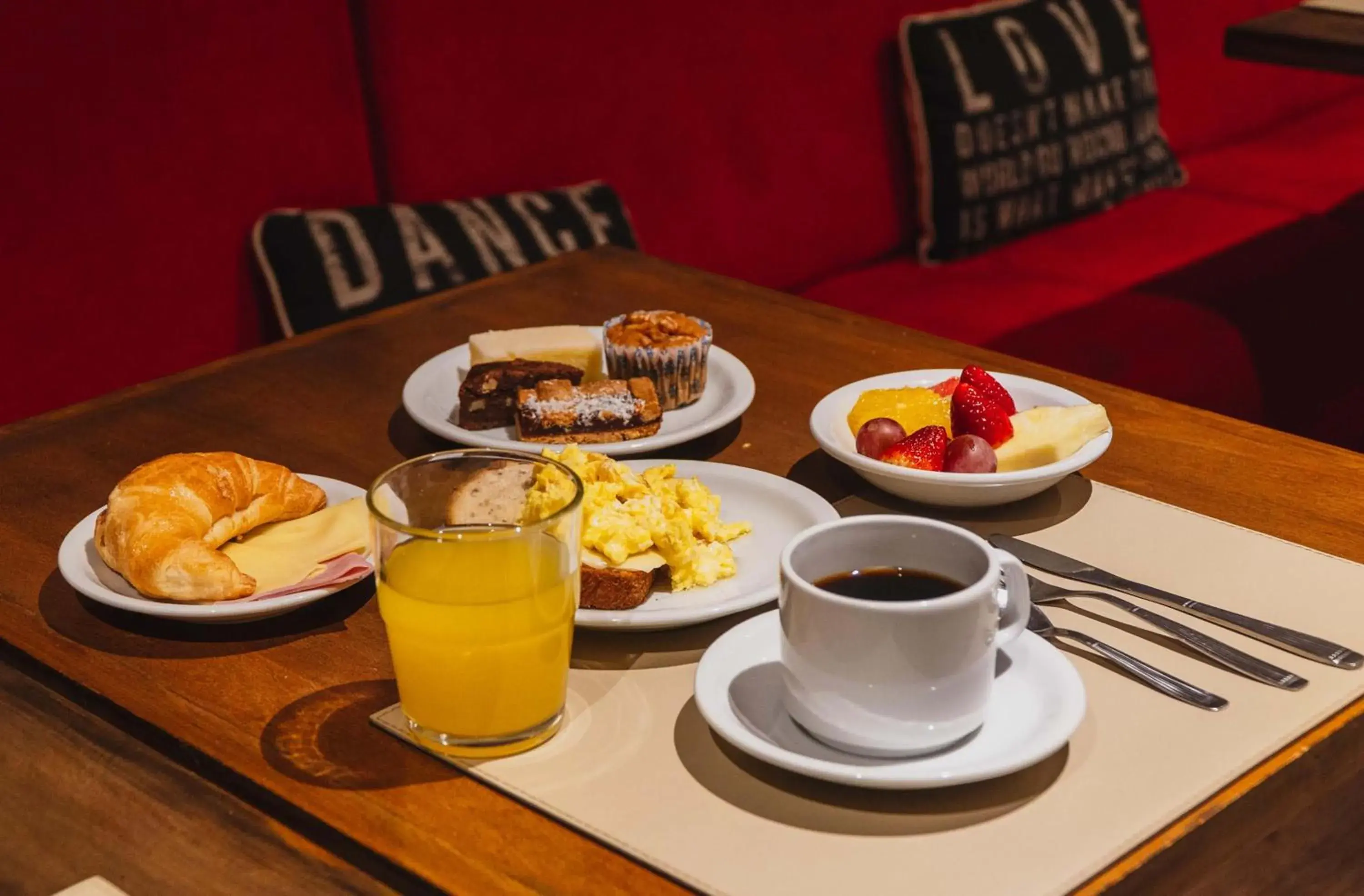 Continental breakfast in Cyan Soho Neuquén Hotel Continental breakfast in Cyan Soho Neuquén Hotel