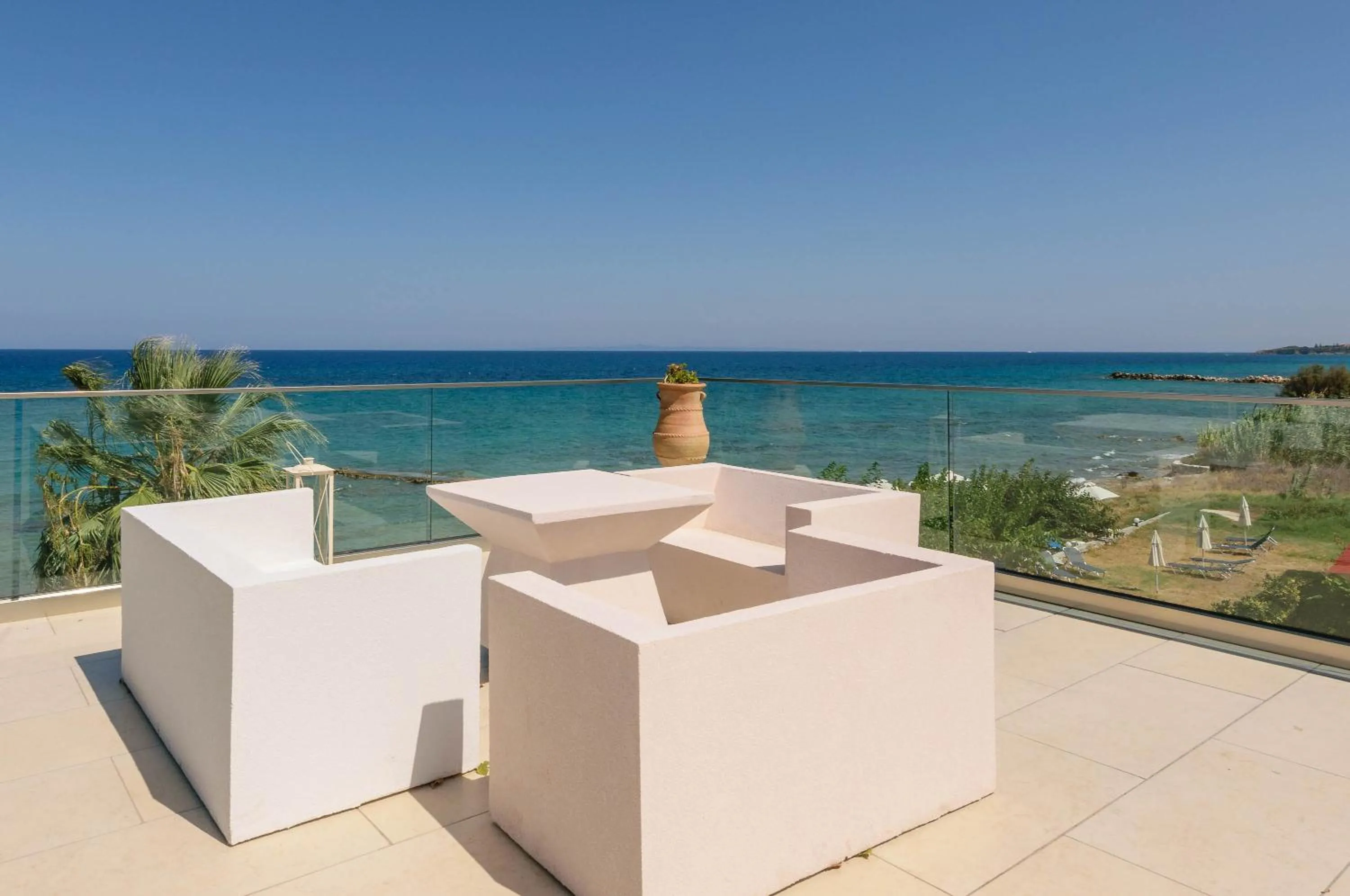 Balcony/Terrace in Belussi Beach Hotel & Suites