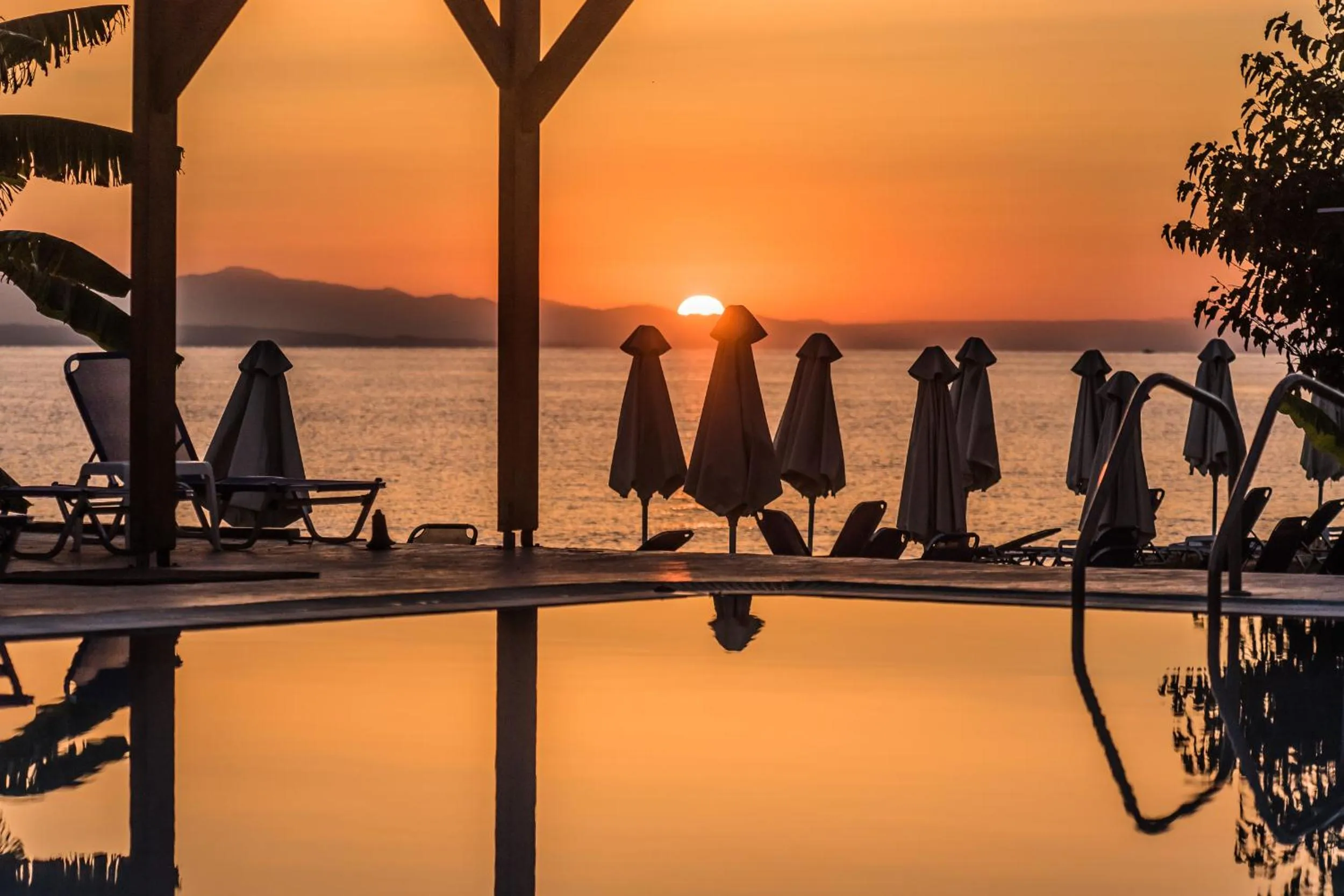 Sunset in Belussi Beach Hotel & Suites