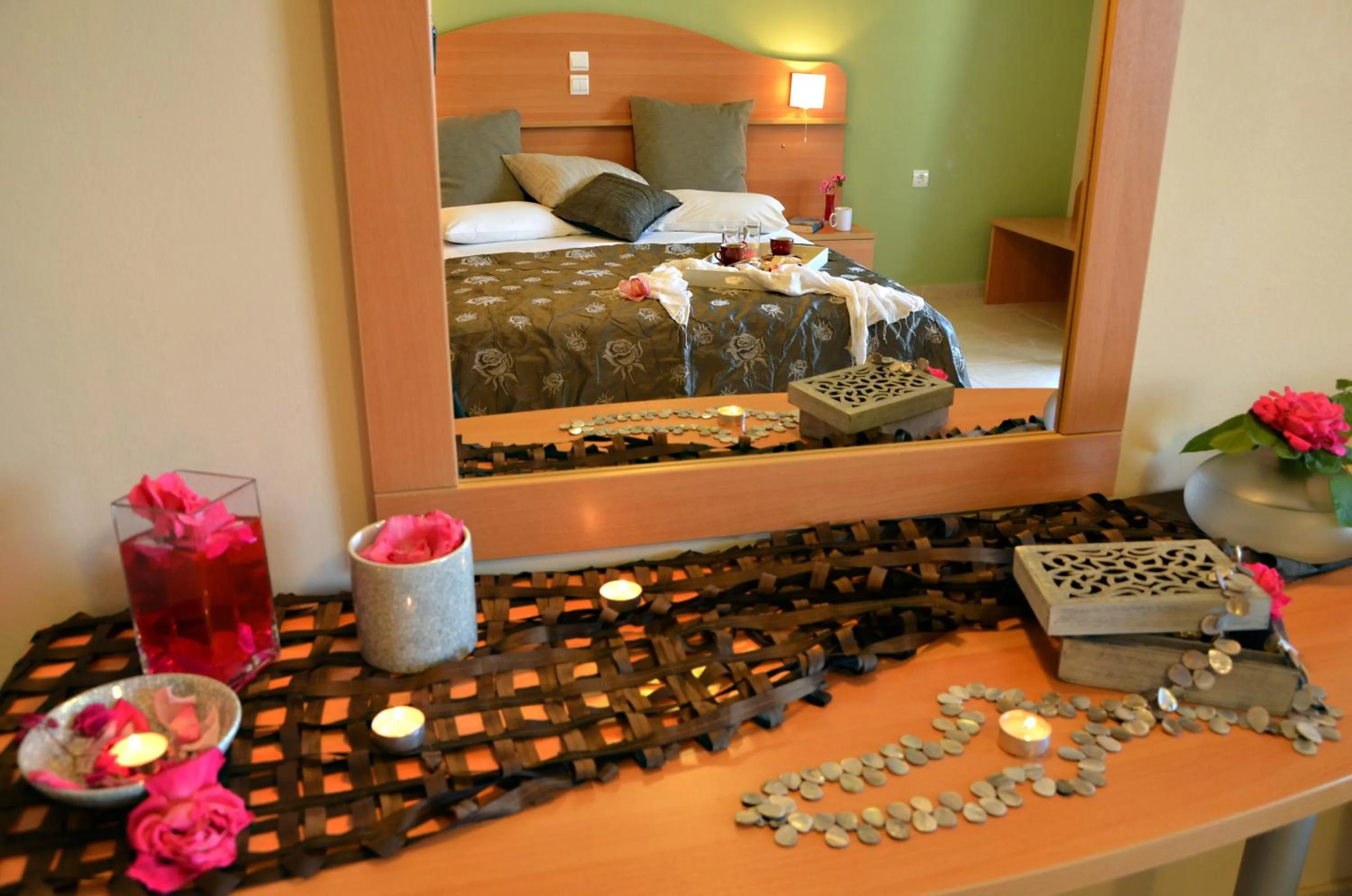 Decorative detail in Belussi Beach Hotel & Suites