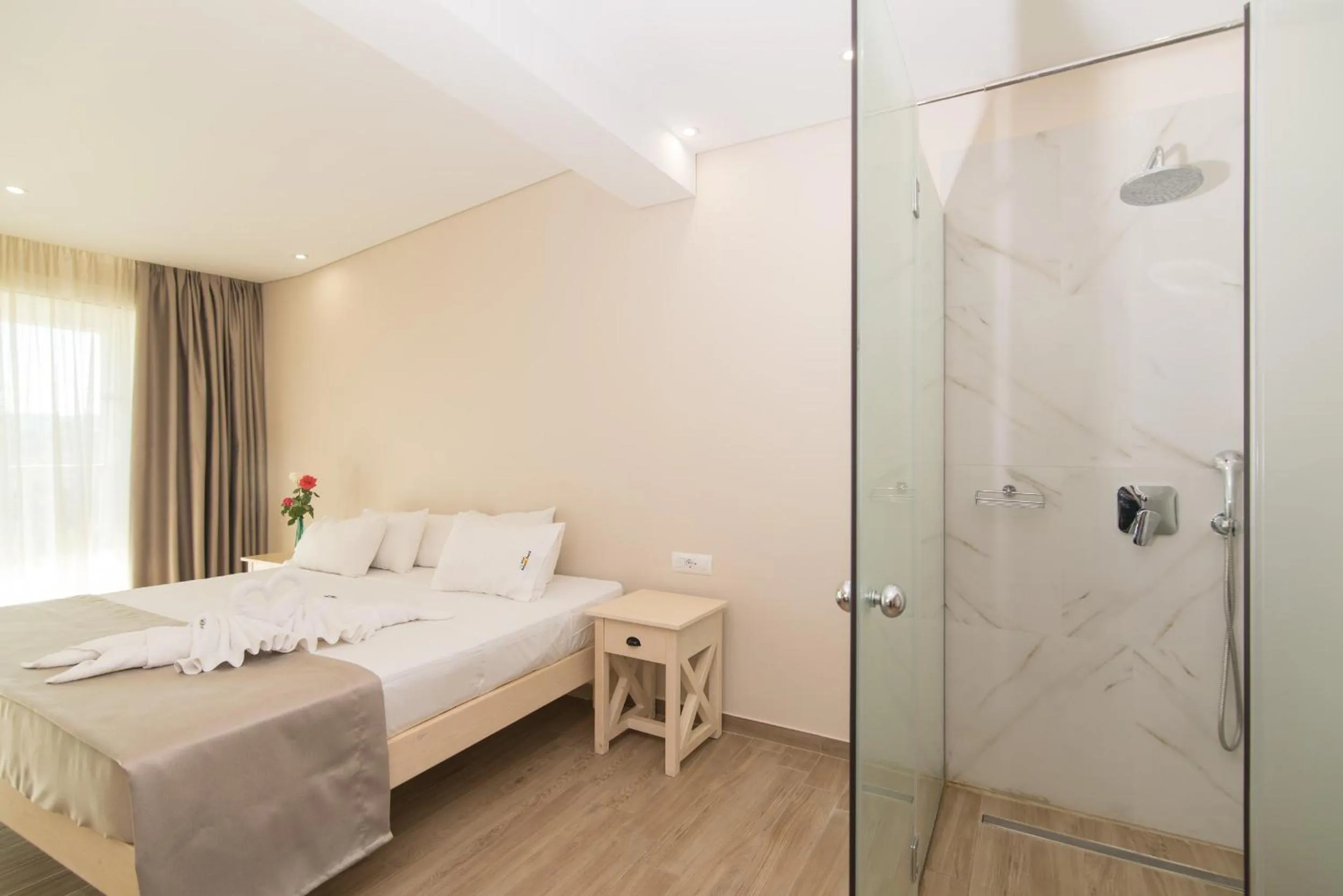 Shower in Belussi Beach Hotel & Suites