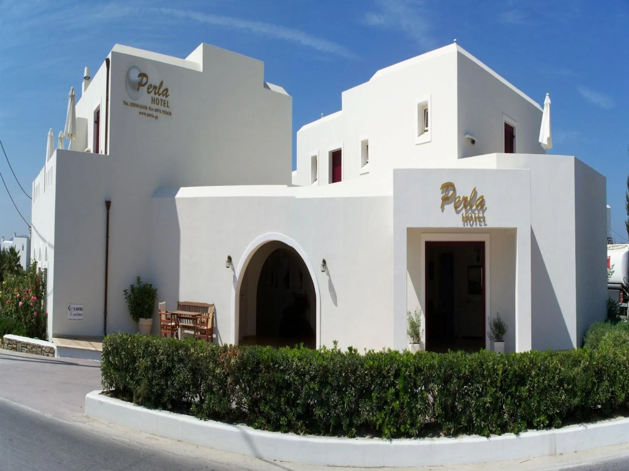 Facade/entrance in Perla Hotel