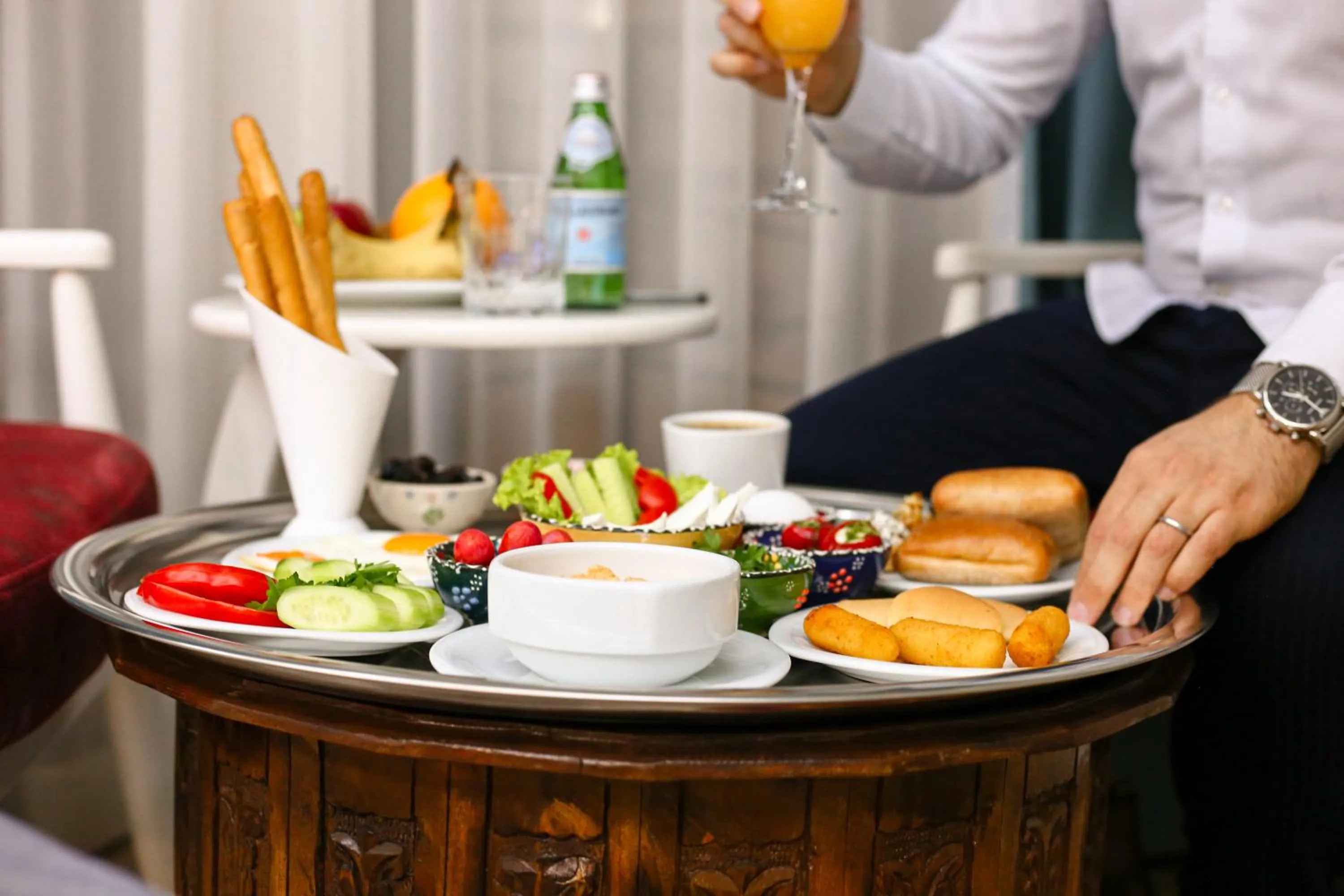 Breakfast in Novelty Hotel