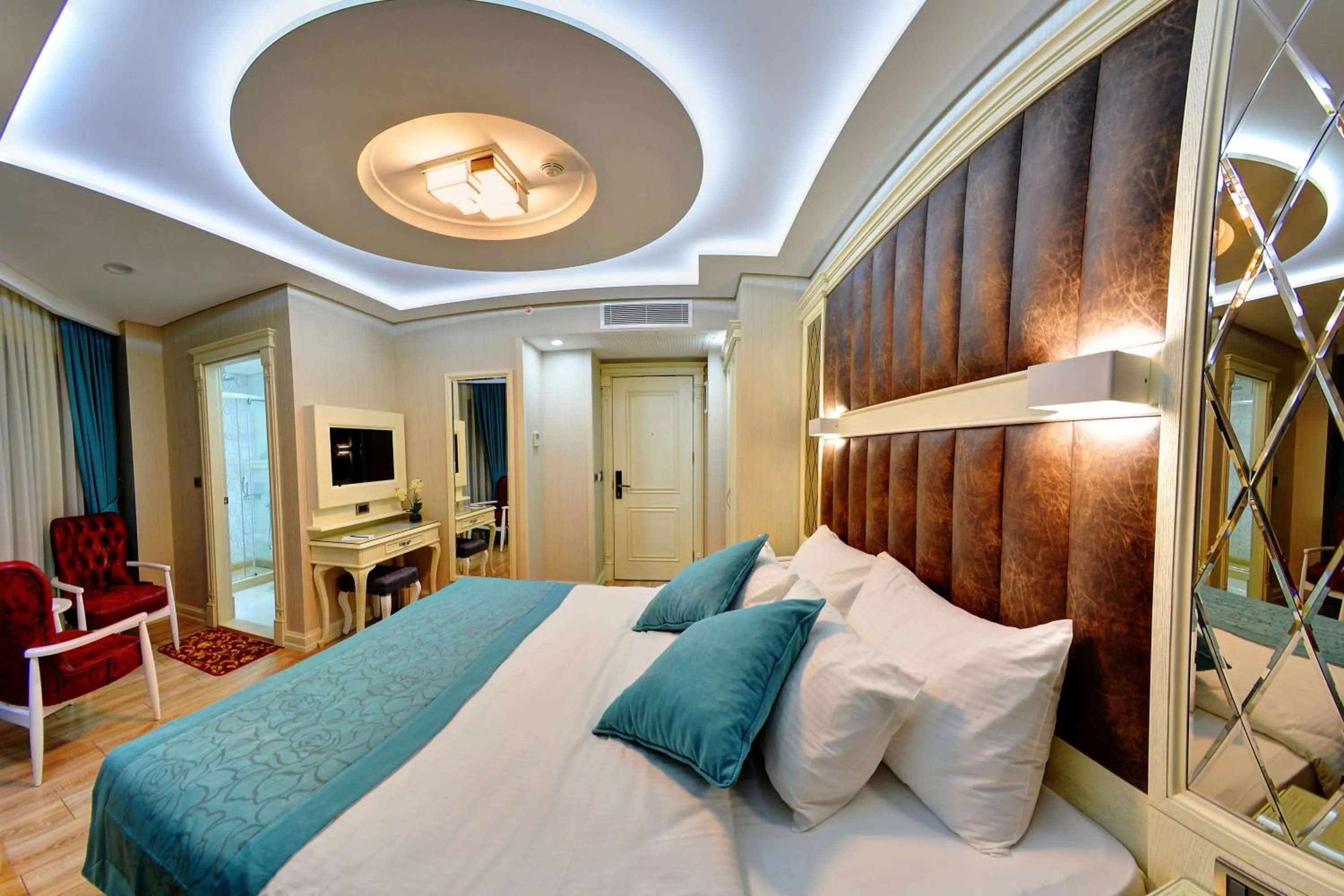 Photo of the whole room, Bed in Novelty Hotel