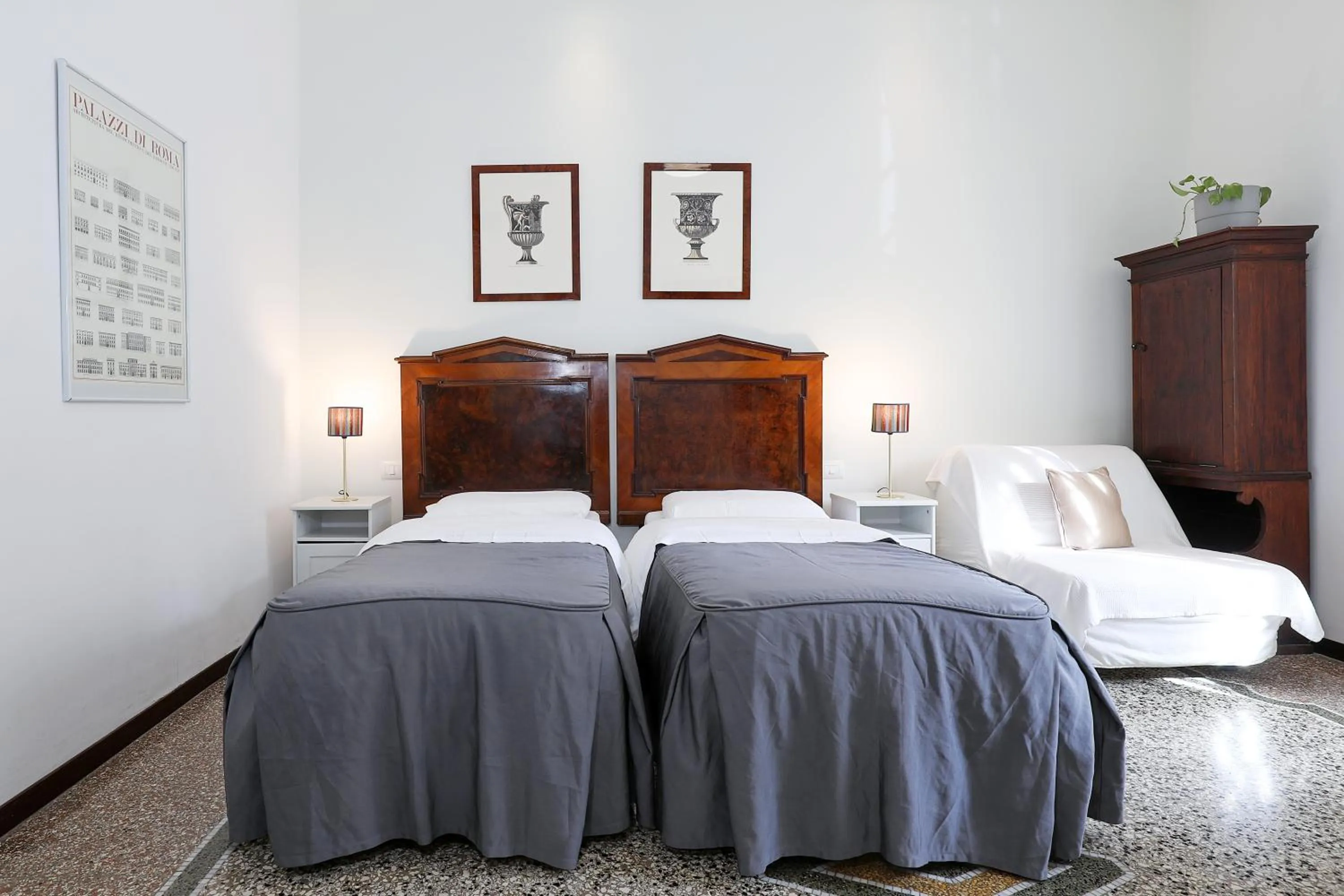 Bed in Maison Colosseo (Via dei Querceti 24)