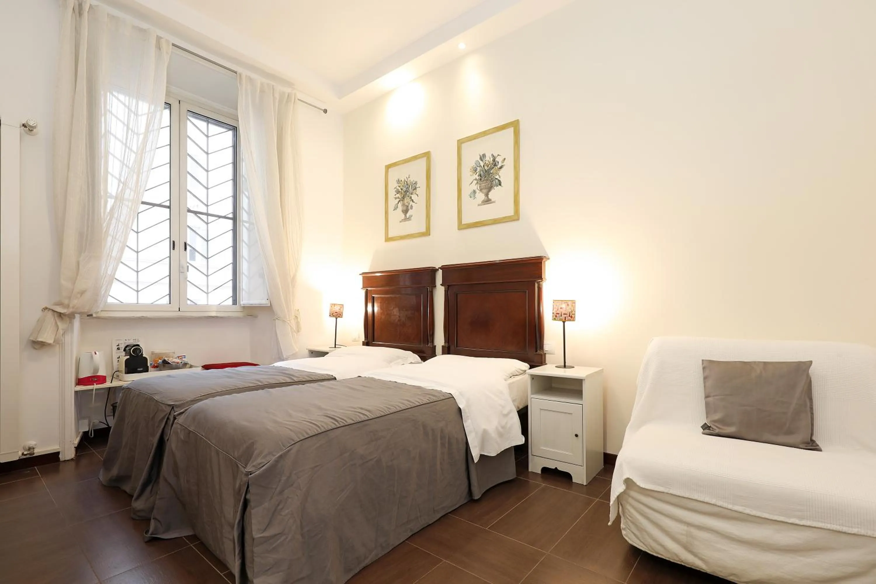 Bed in Maison Colosseo (Via dei Querceti 24)