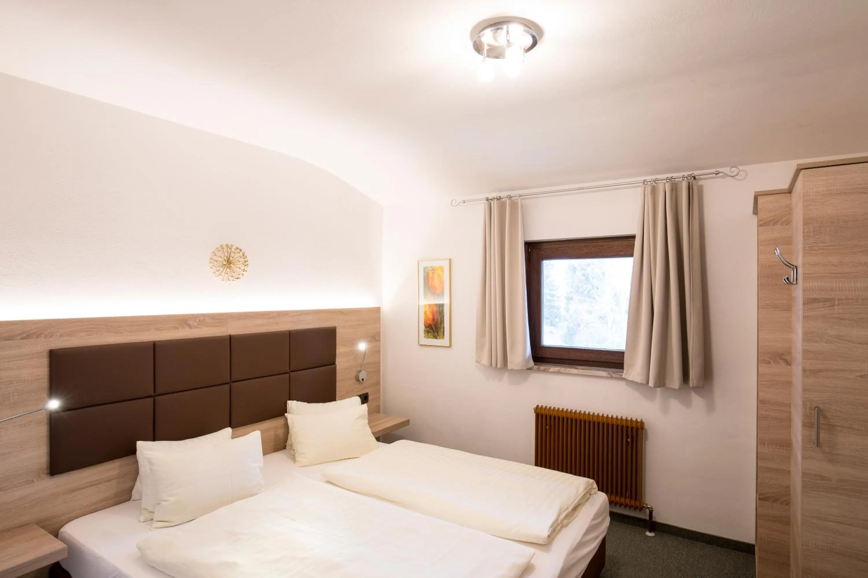 Bedroom, Bed in Hotel Altmünsterhof