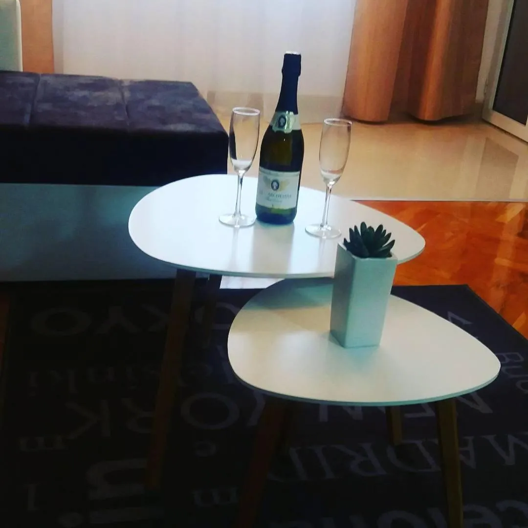 Living room in Marina Jacuzzi Apartment free parking