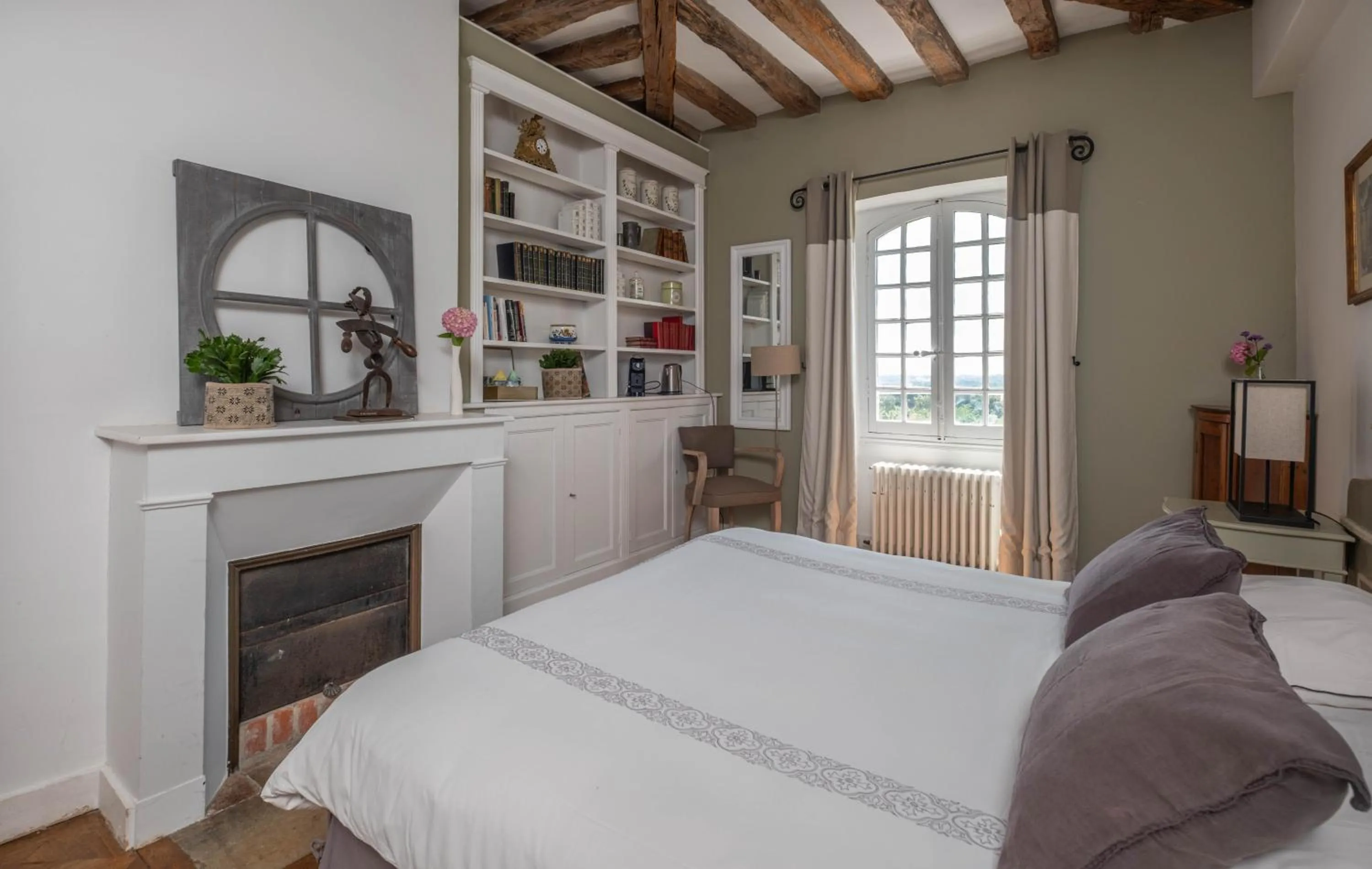 Bed in Château de Nazelles Amboise