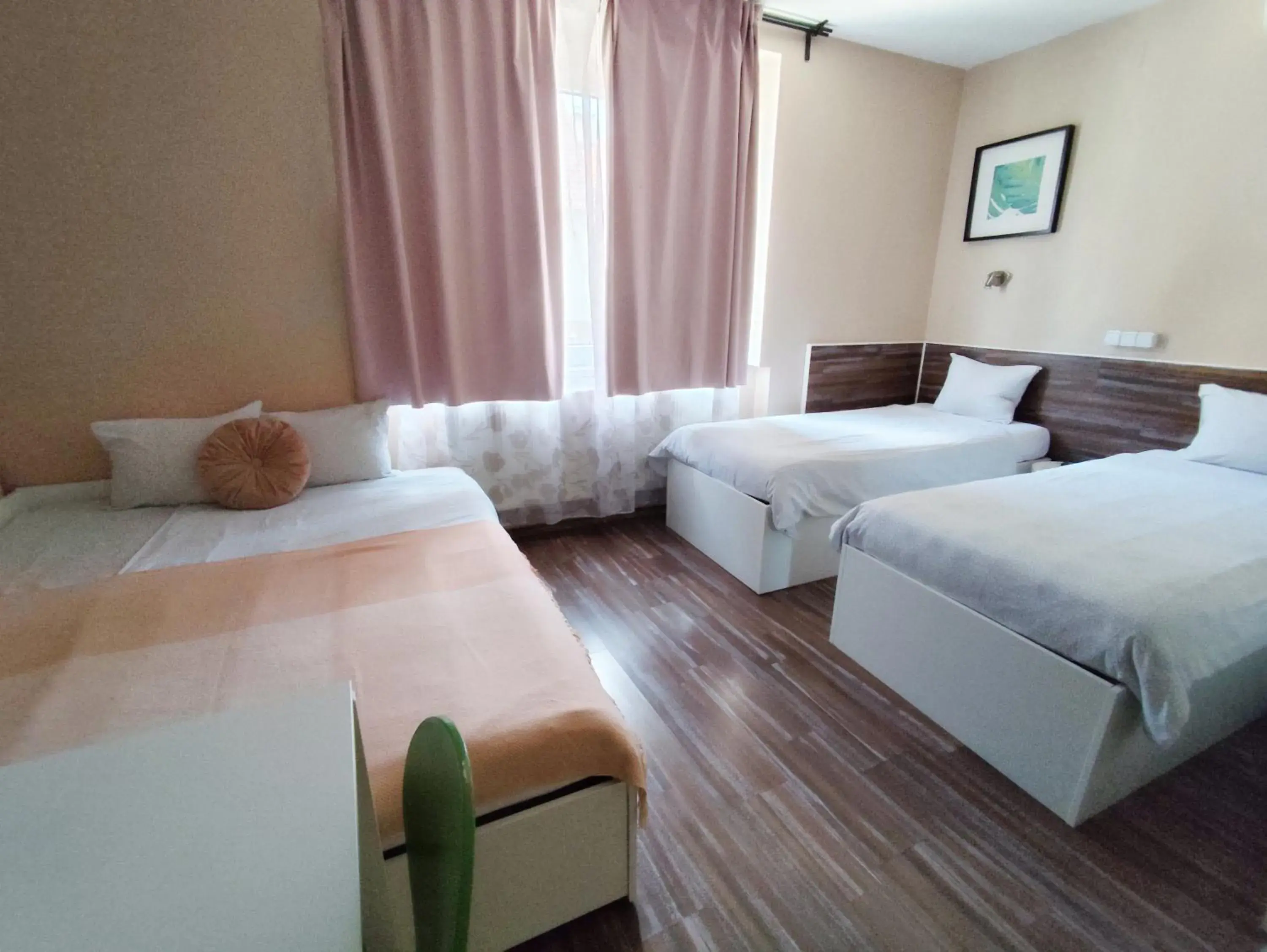 Quadruple Room in Villa Antunovac Zagreb Quadruple Room in Villa Antunovac Zagreb