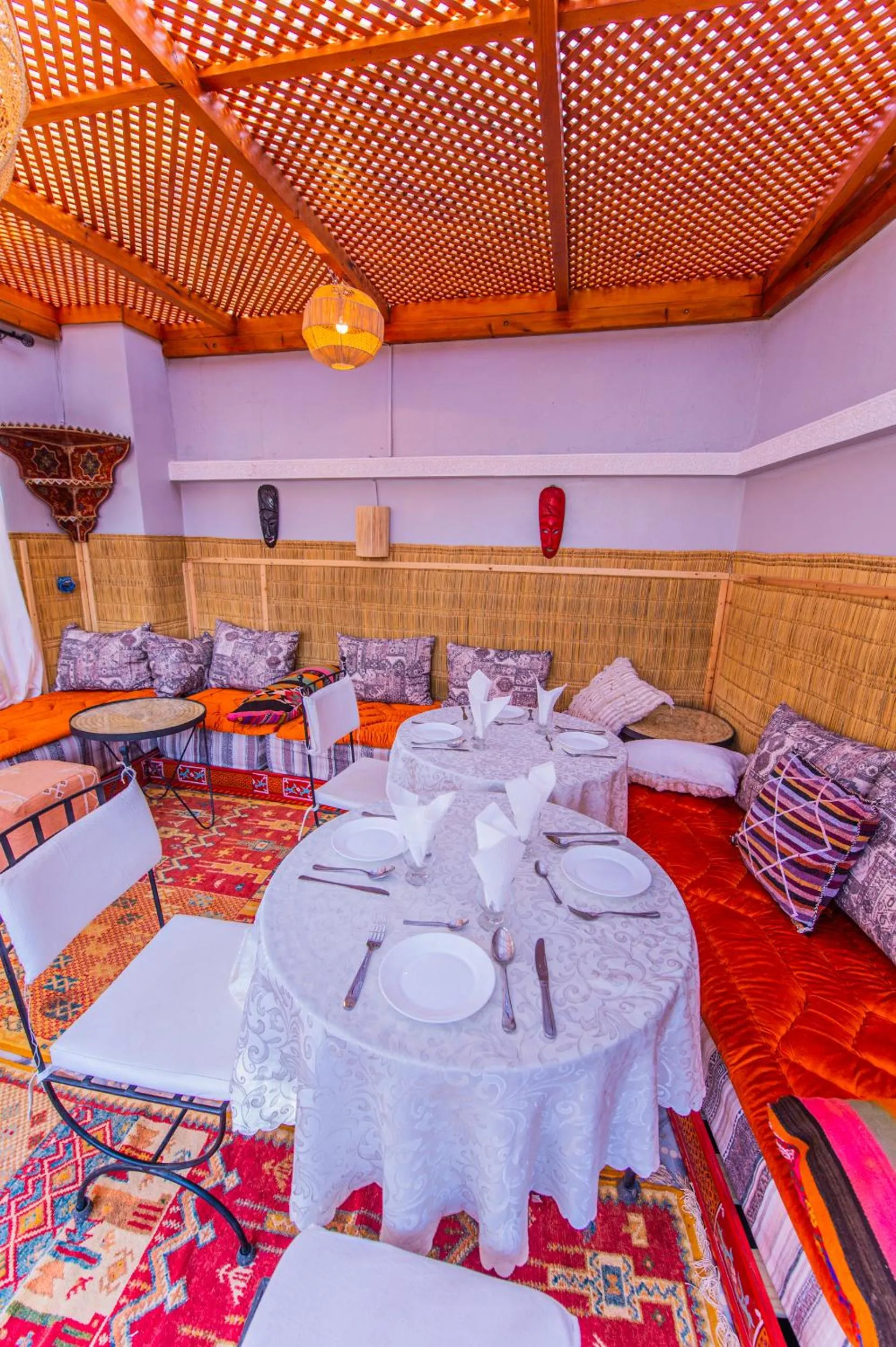 Restaurant/places to eat in Riad Zahri