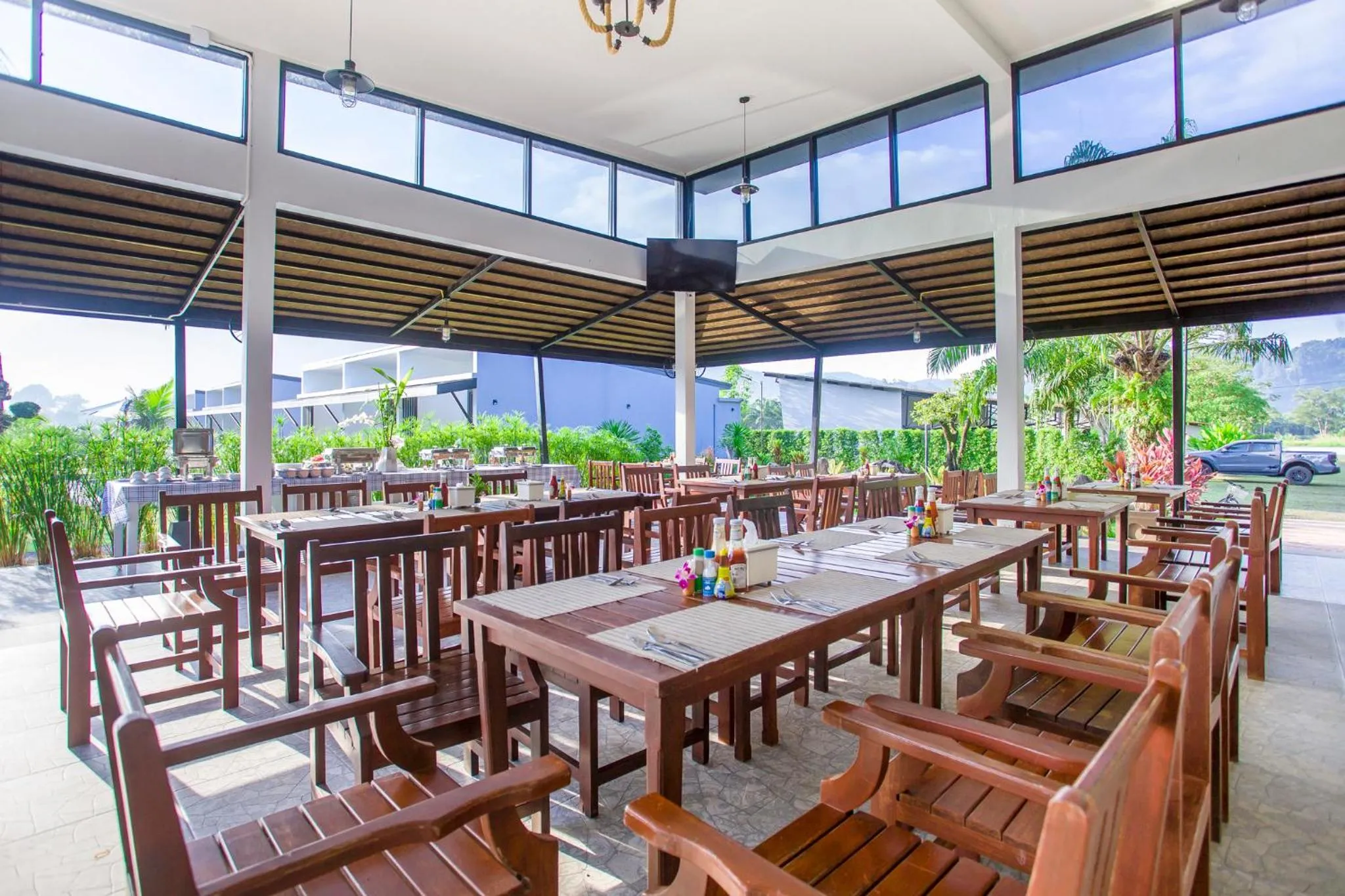Dining area in Khaolak Mountain View