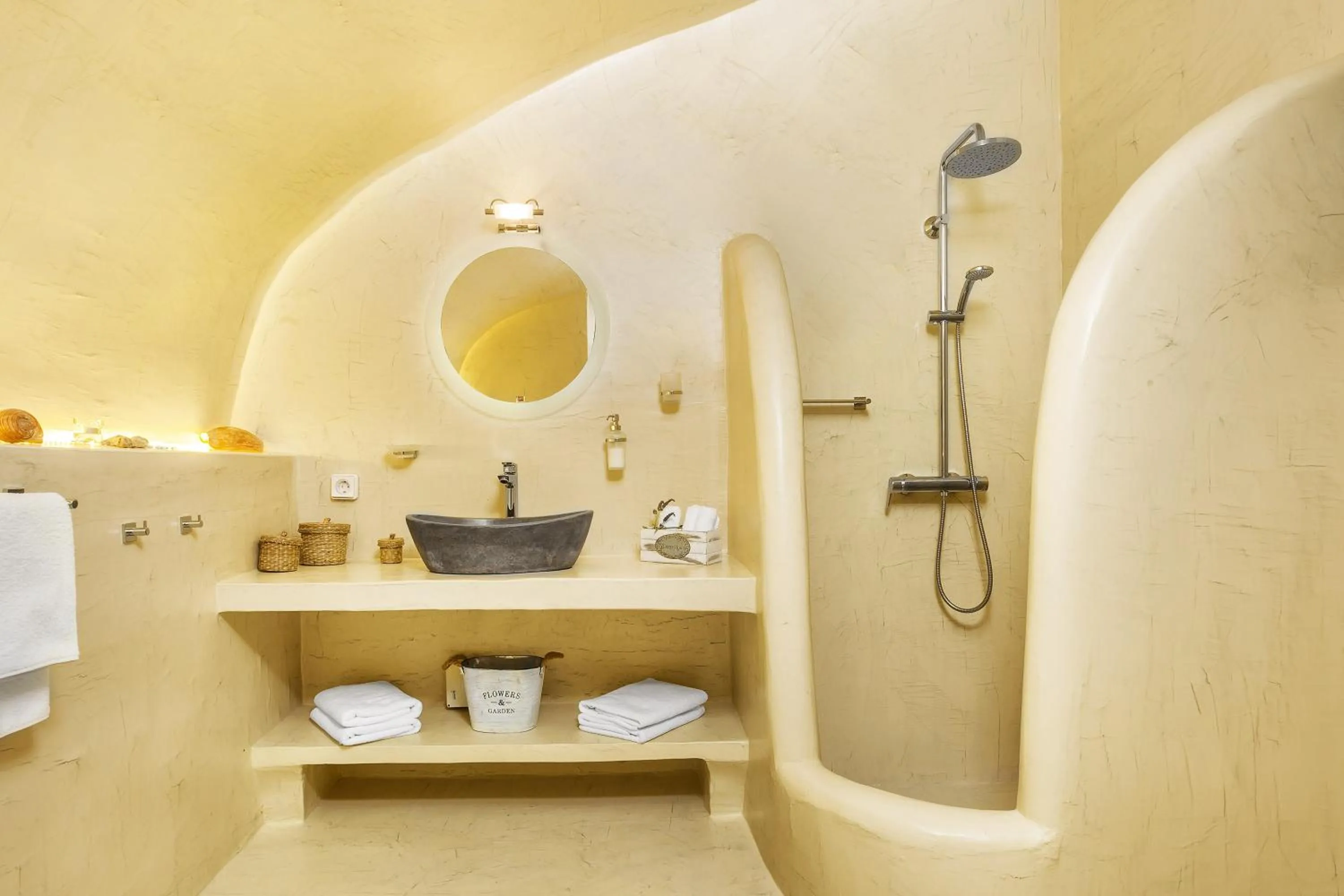 Shower in Casa d'Argento