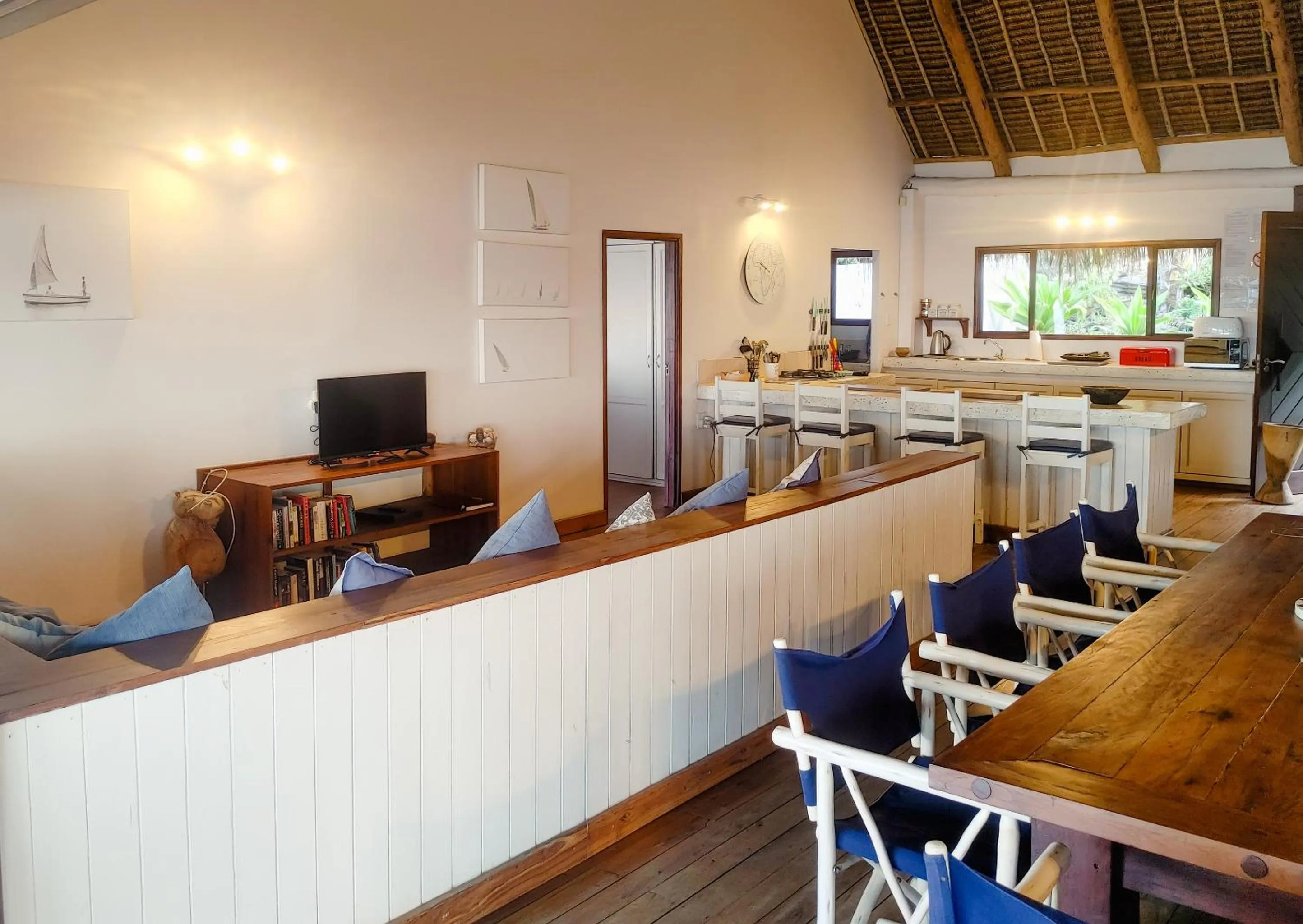 Kitchen or kitchenette in The Beach House