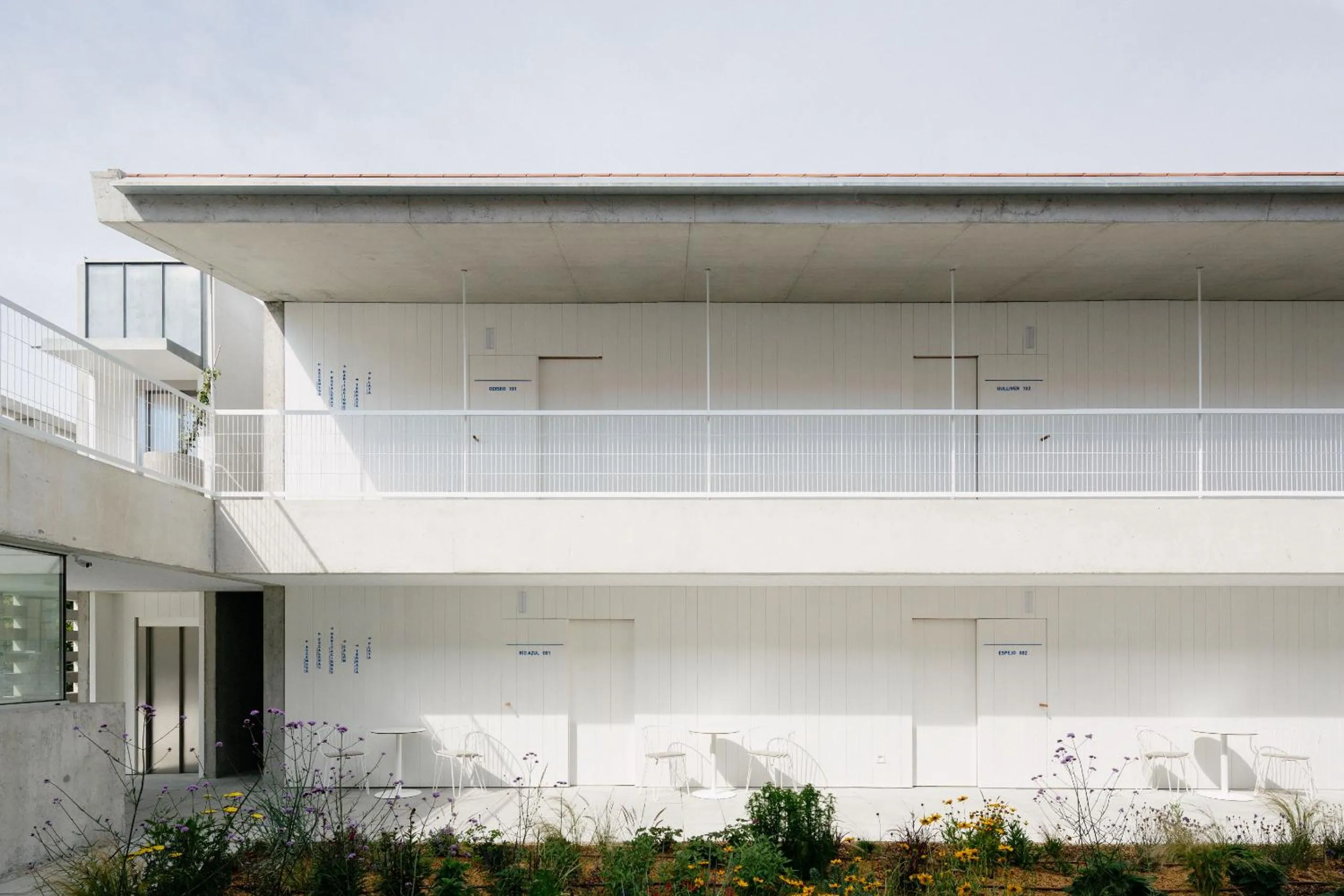 Property building in Hotel Bela Fisterra