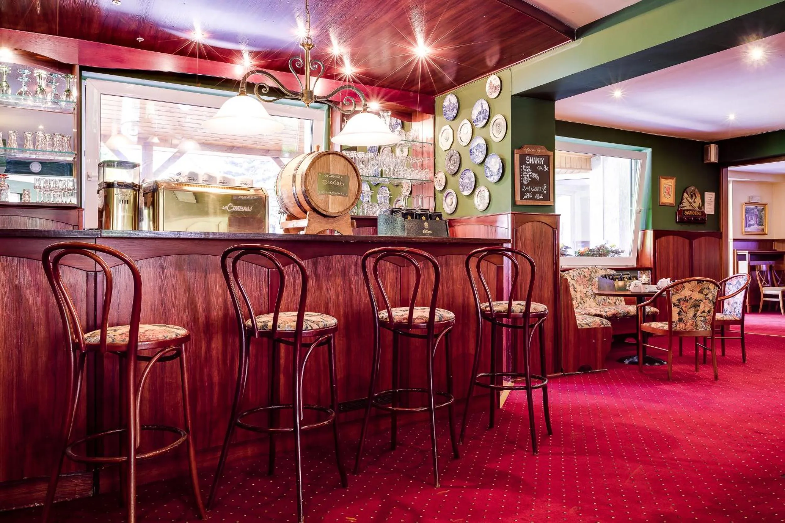 Lounge or bar in Hotel Konradówka Wellness & SPA - 300 metrów do centrum