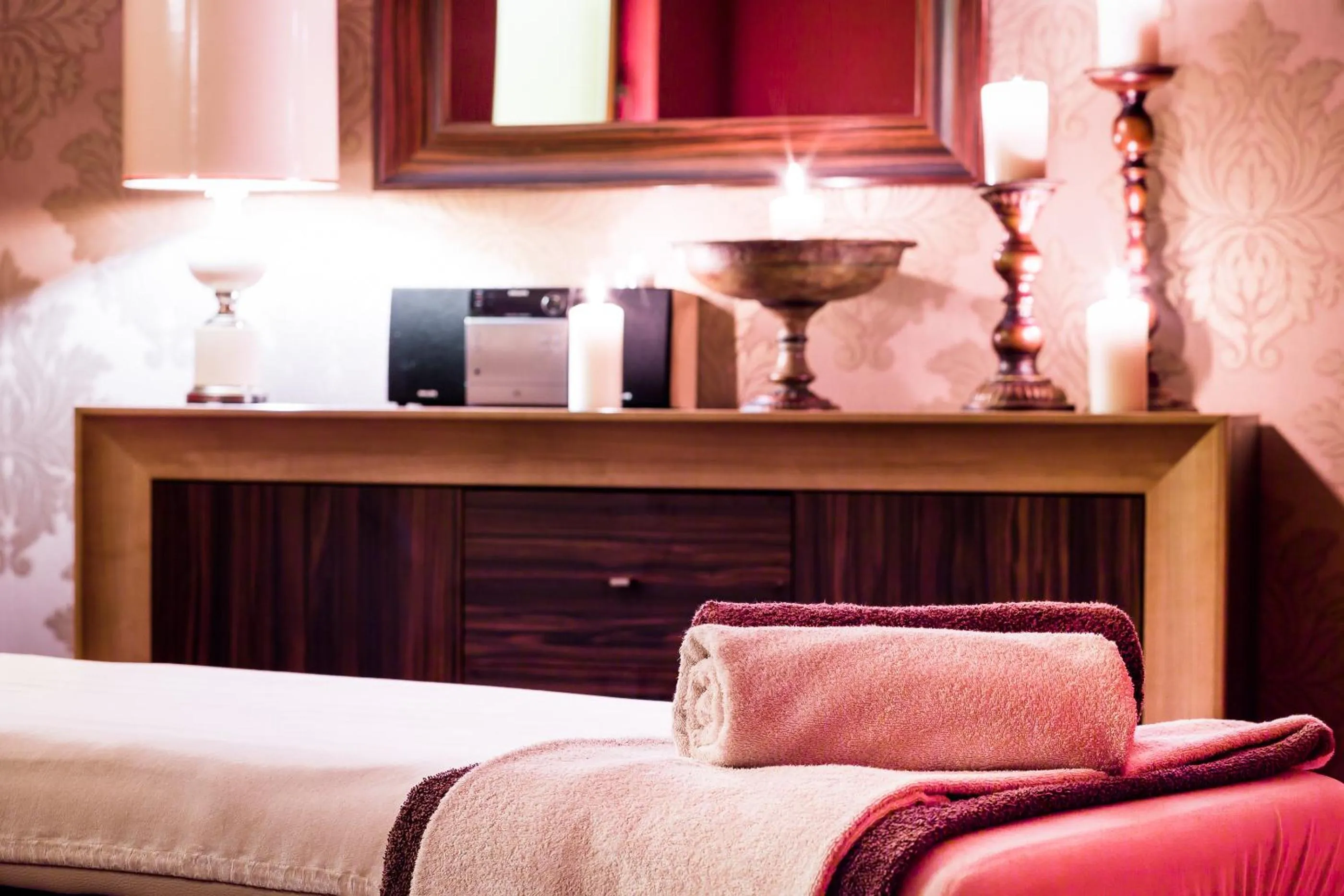 Massage in Hotel Konradówka Wellness & SPA - 300 metrów do centrum