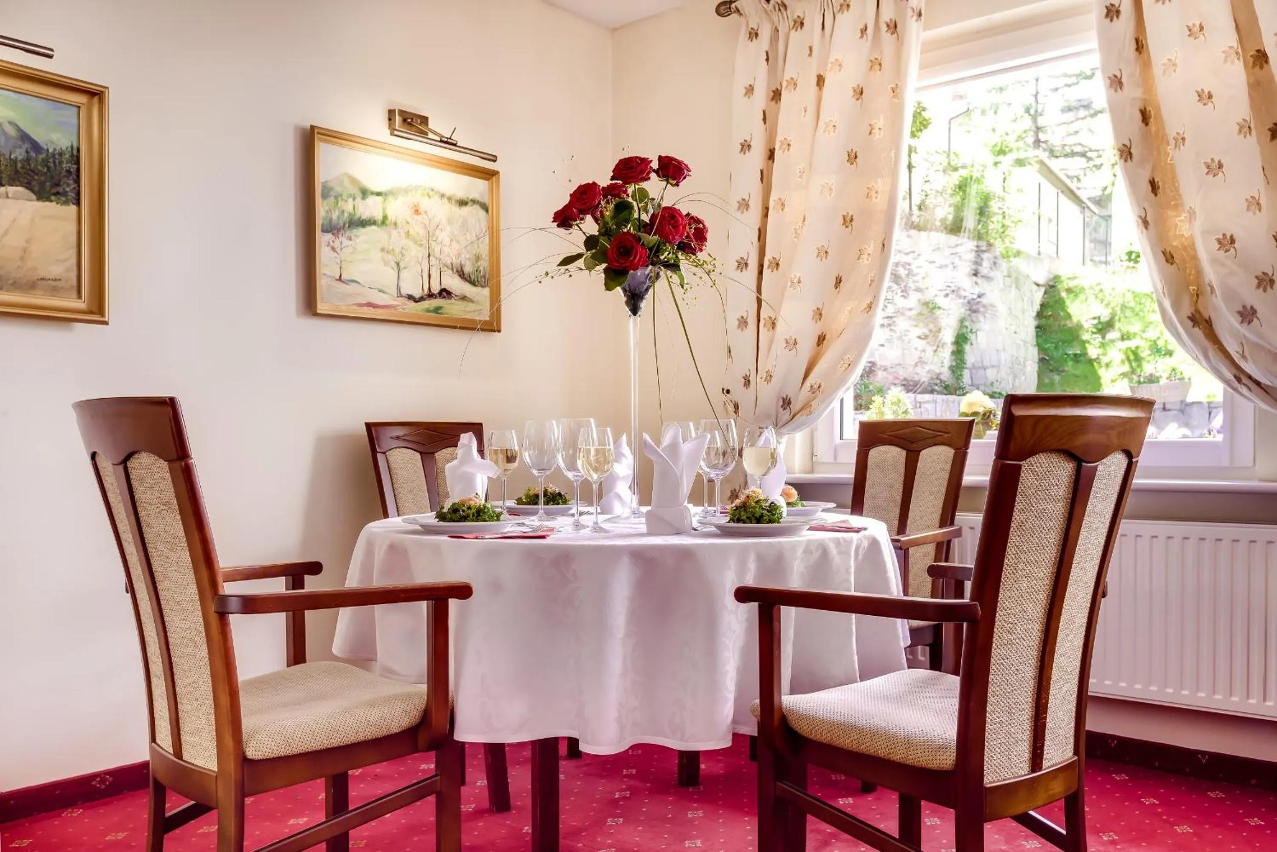 Restaurant/places to eat in Hotel Konradówka Wellness & SPA - 300 metrów do centrum