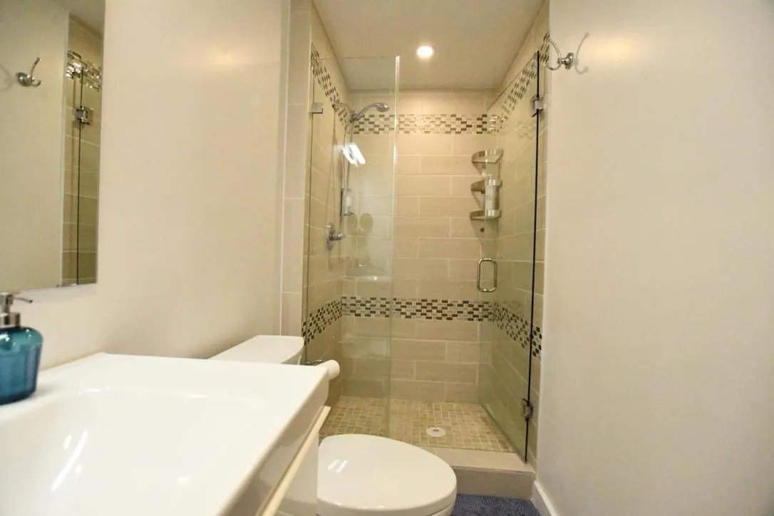 Shower in Private Unit / Private Bathroom Near BART & SF