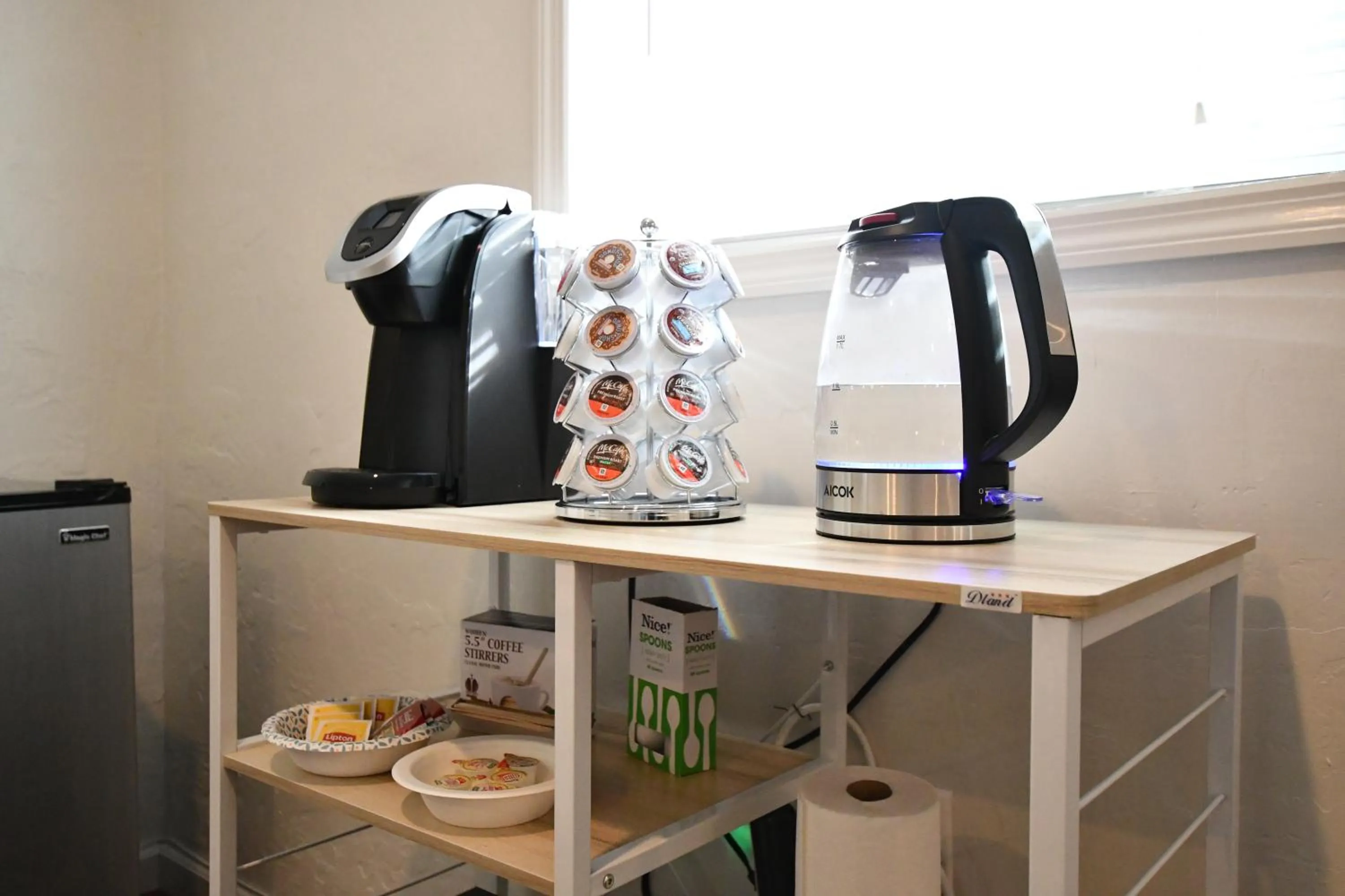Coffee/tea facilities in Private Unit / Private Bathroom Near BART & SF