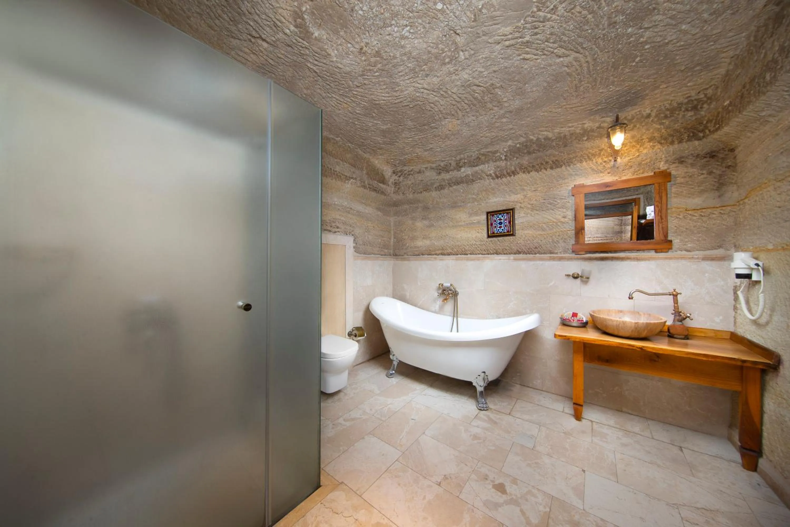 Shower in Terra Cave Hotel