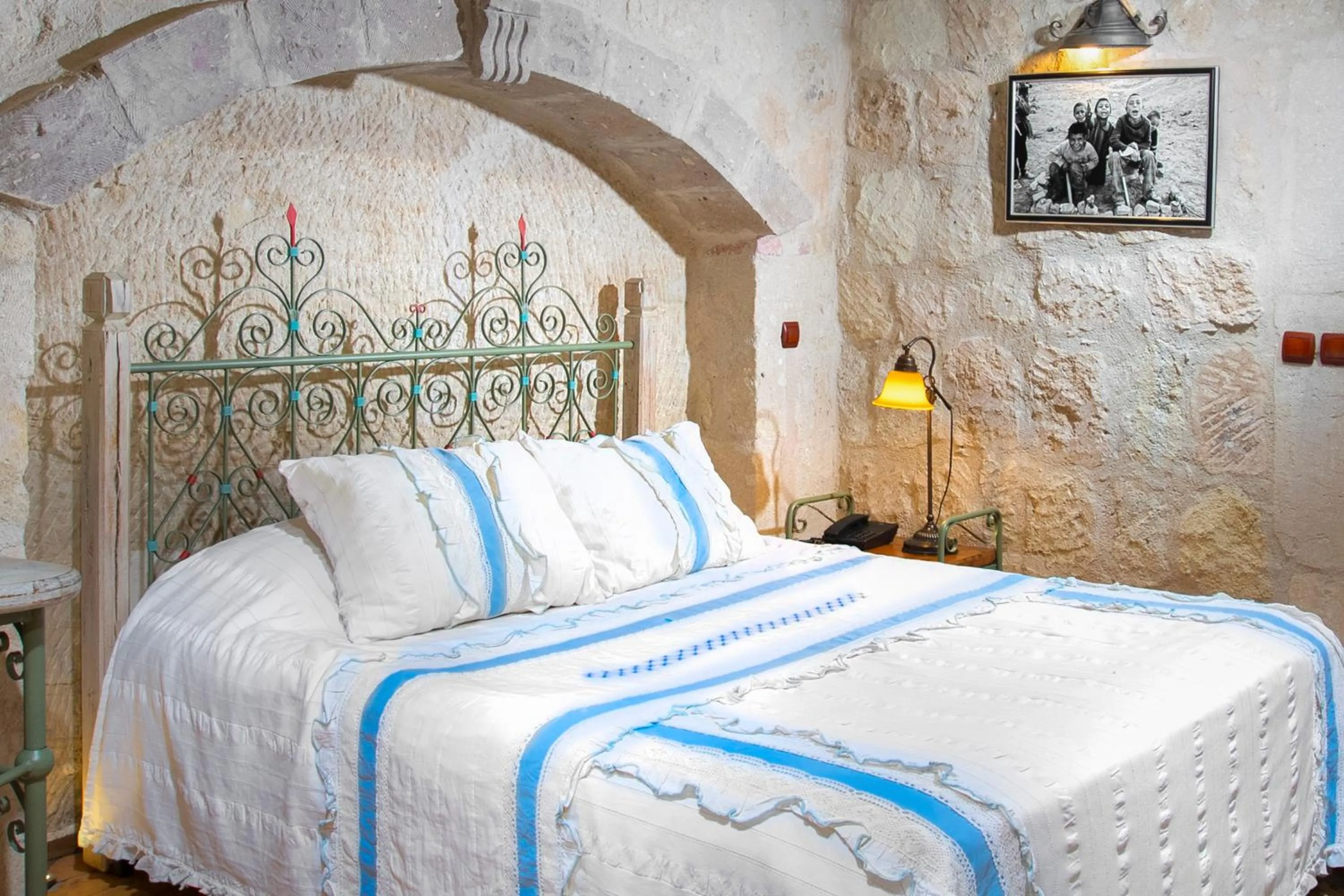 Bed in Terra Cave Hotel