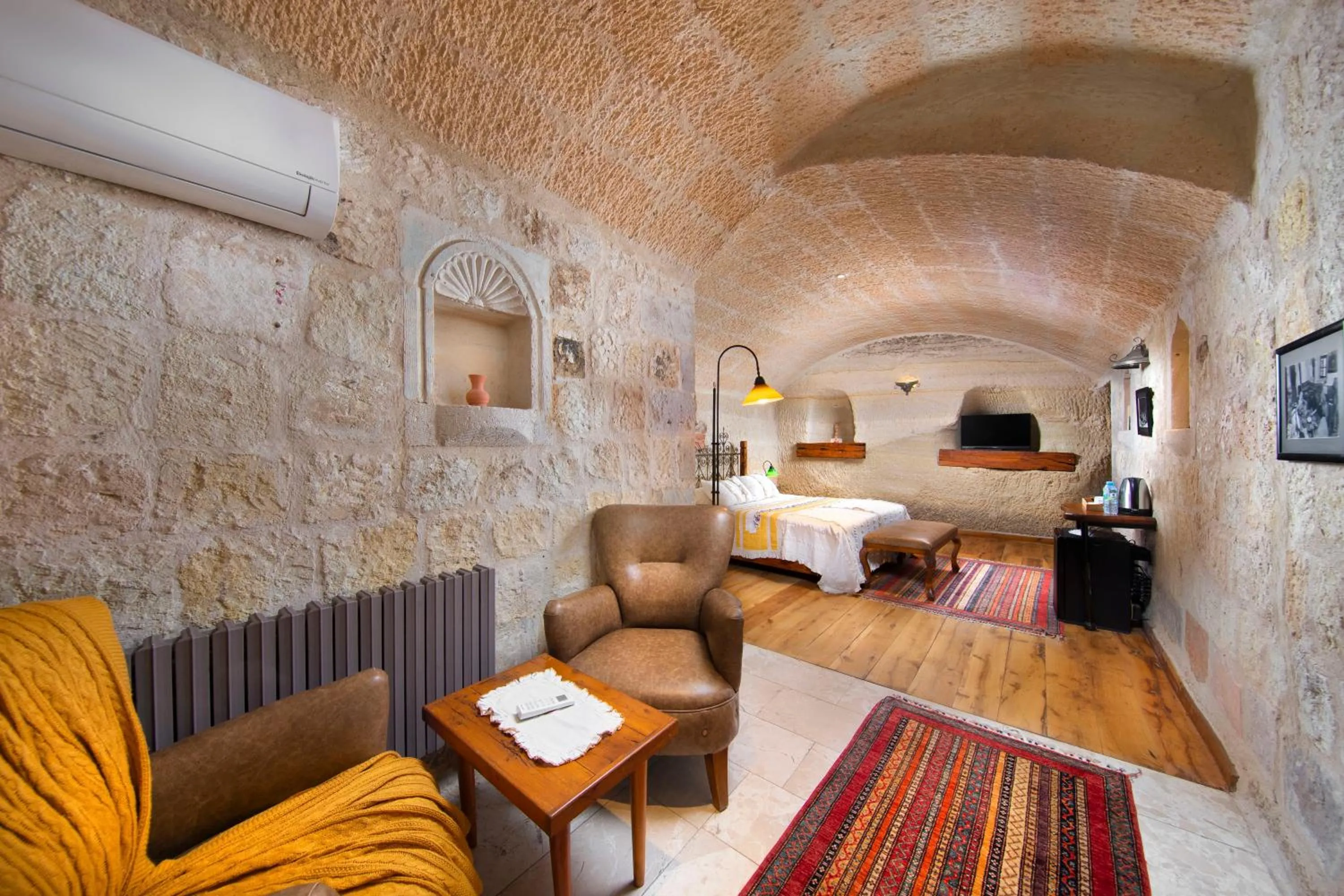 Photo of the whole room, Bed in Terra Cave Hotel
