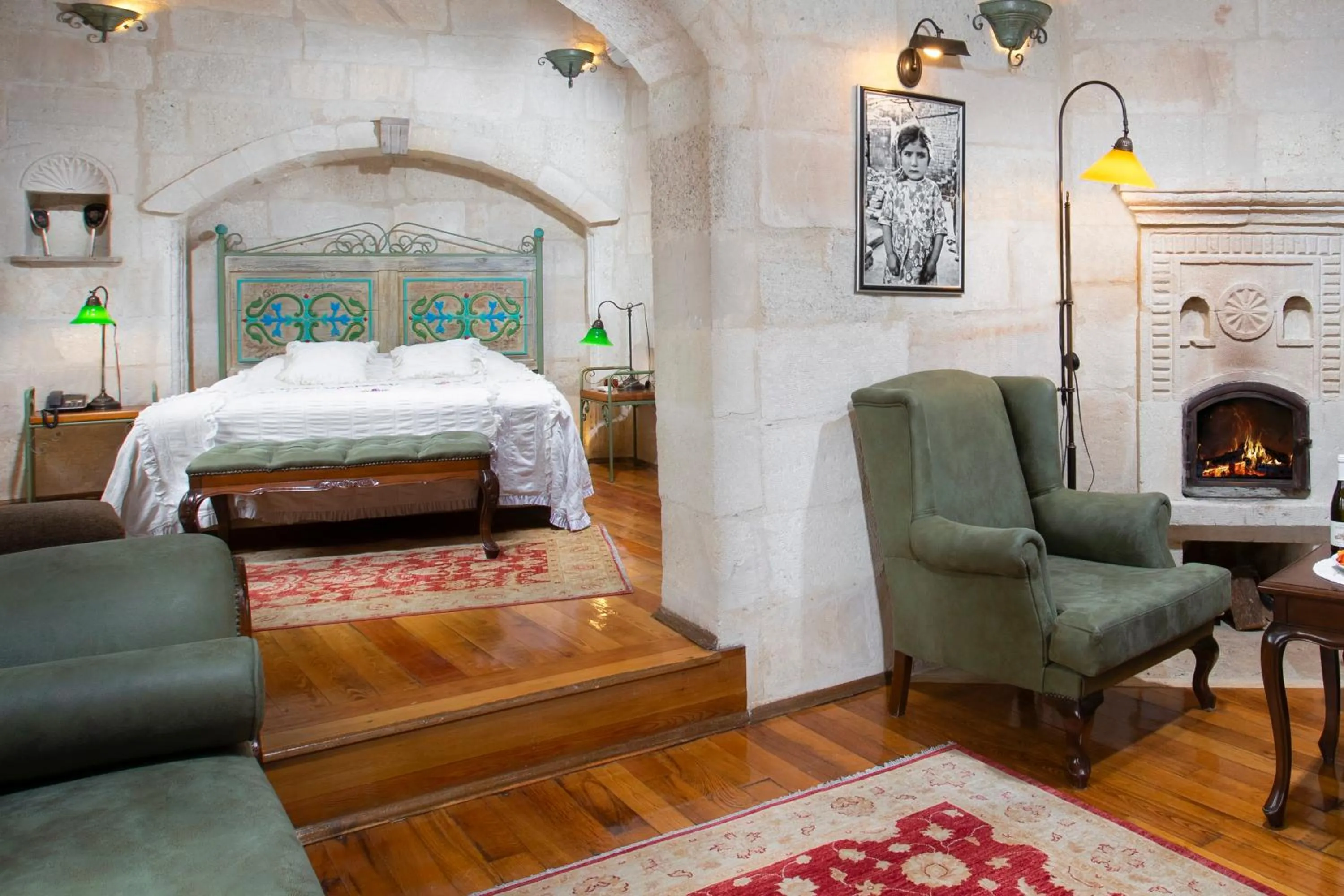 Seating area, Bed in Terra Cave Hotel