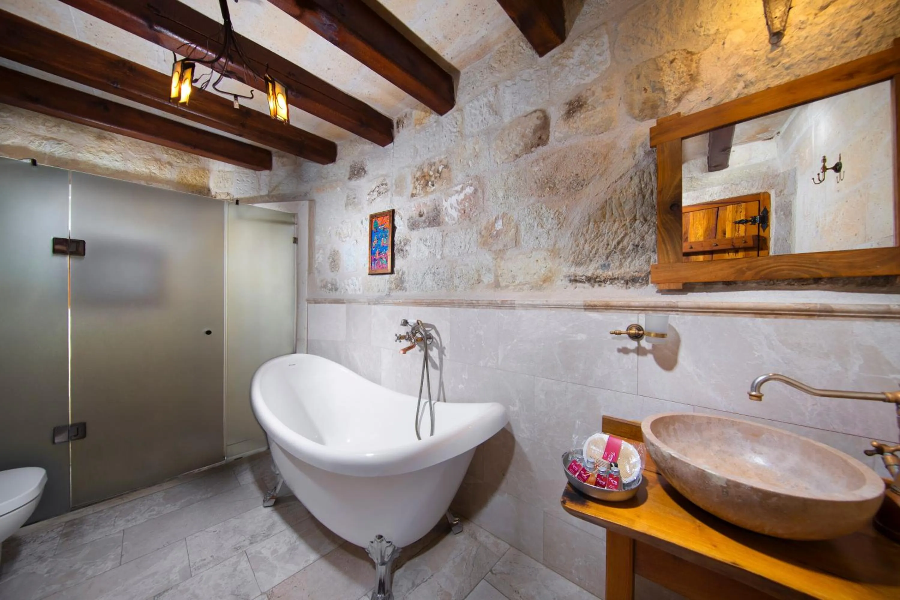 Shower in Terra Cave Hotel