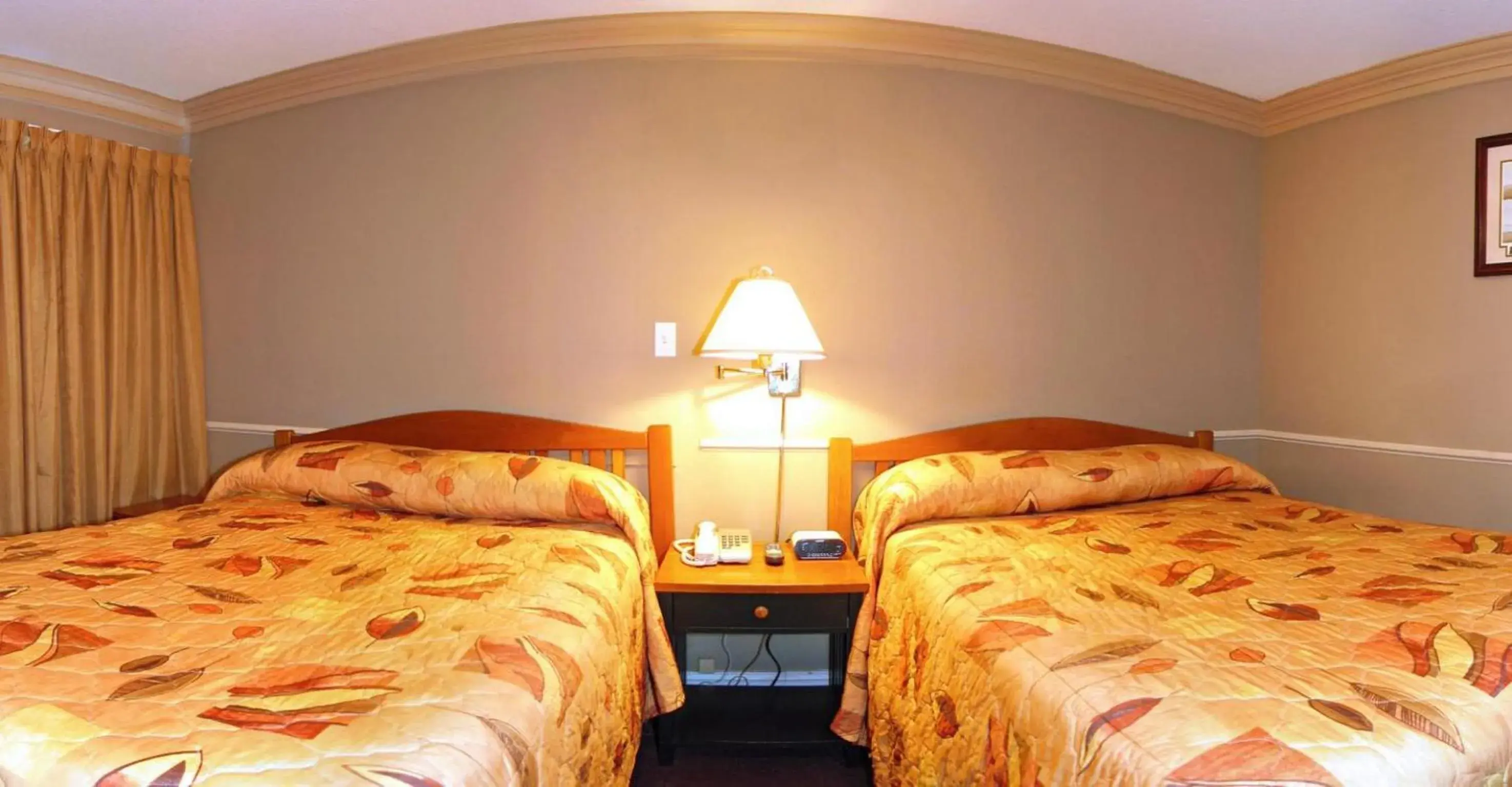 Bedroom, Bed in Travelodge by Wyndham Merritt Bedroom, Bed in Travelodge by Wyndham Merritt