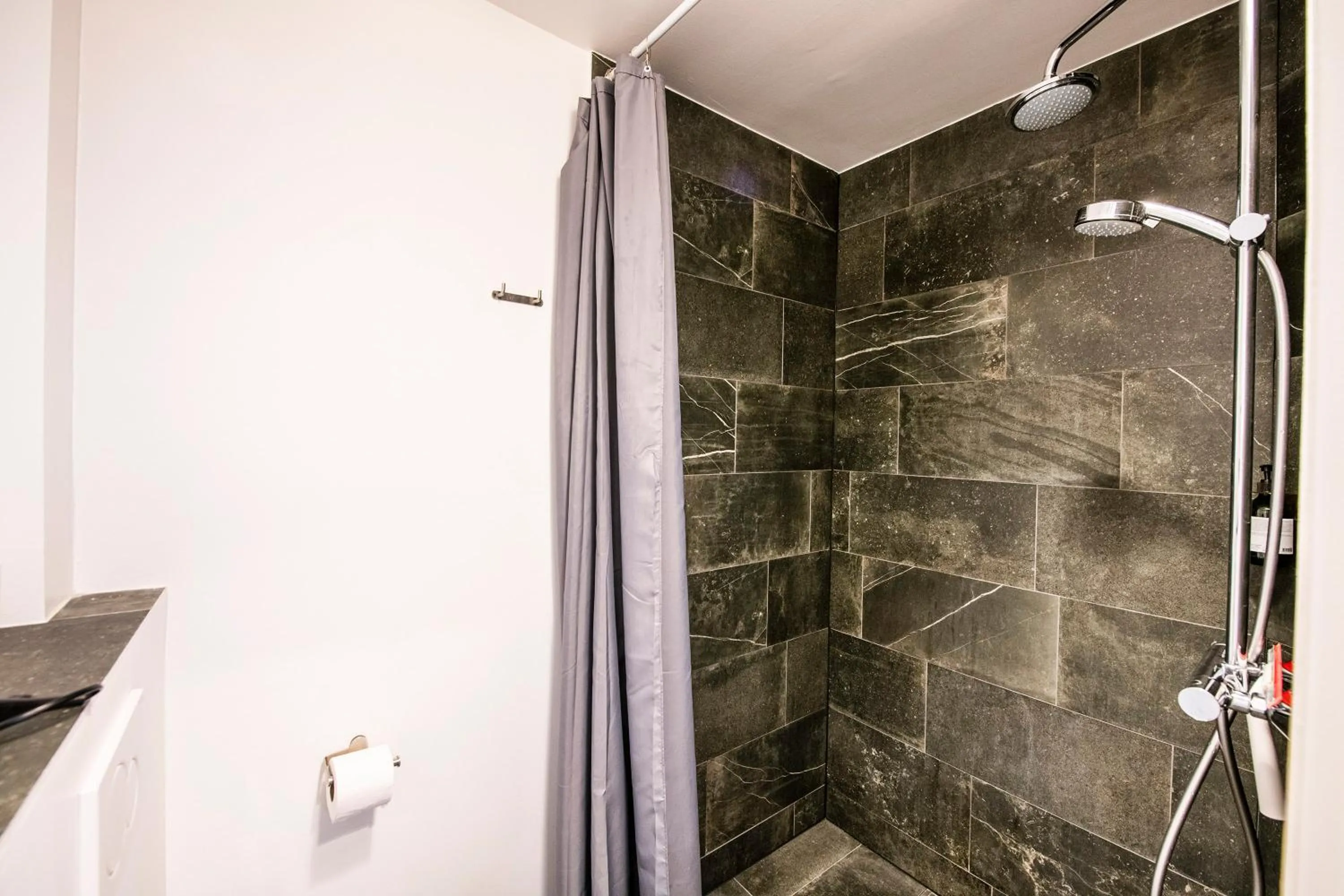 Bathroom in Kings Garden 1 by Daniel&jacob's