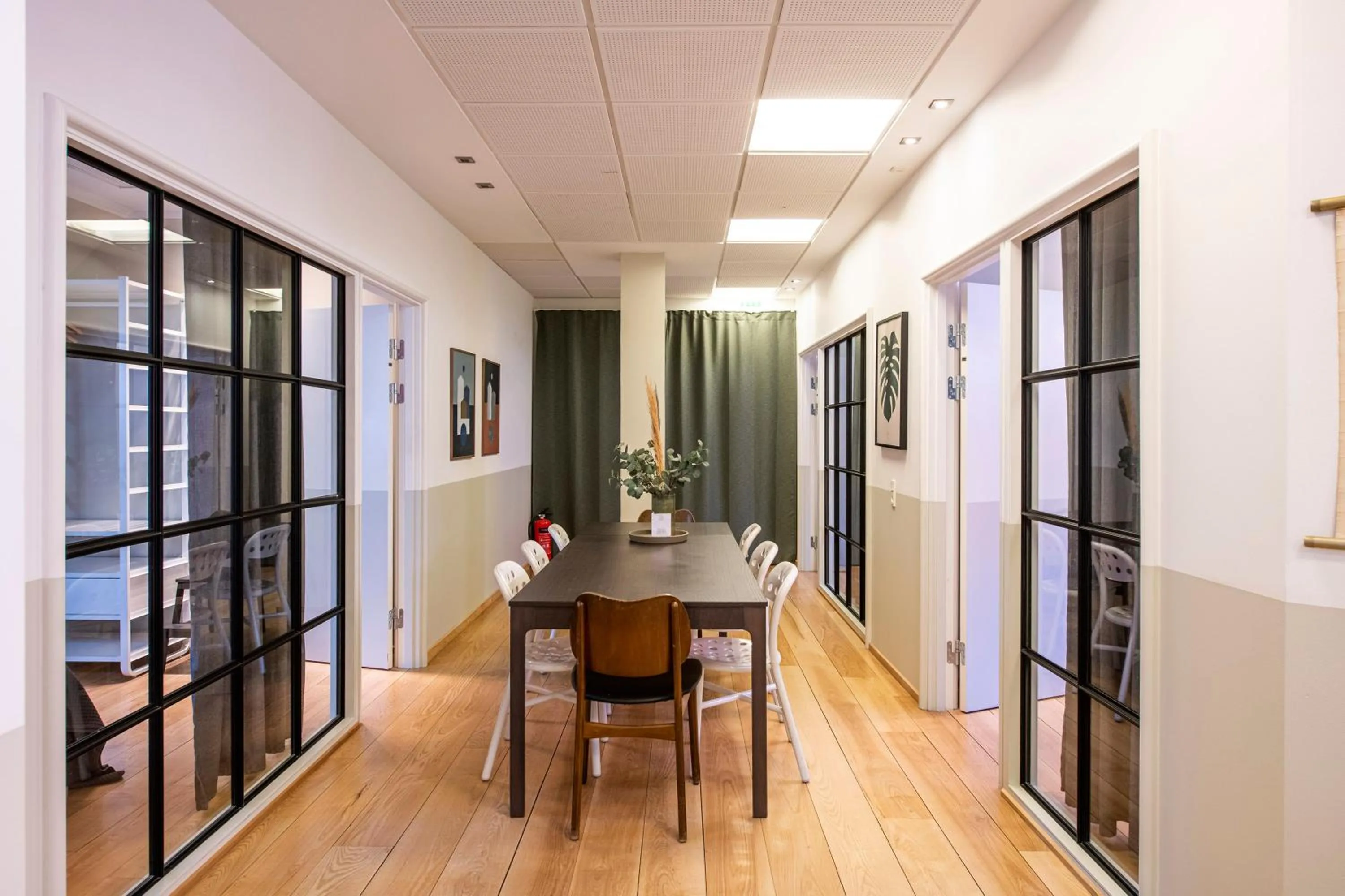 Dining area in Kings Garden 1 by Daniel&jacob's