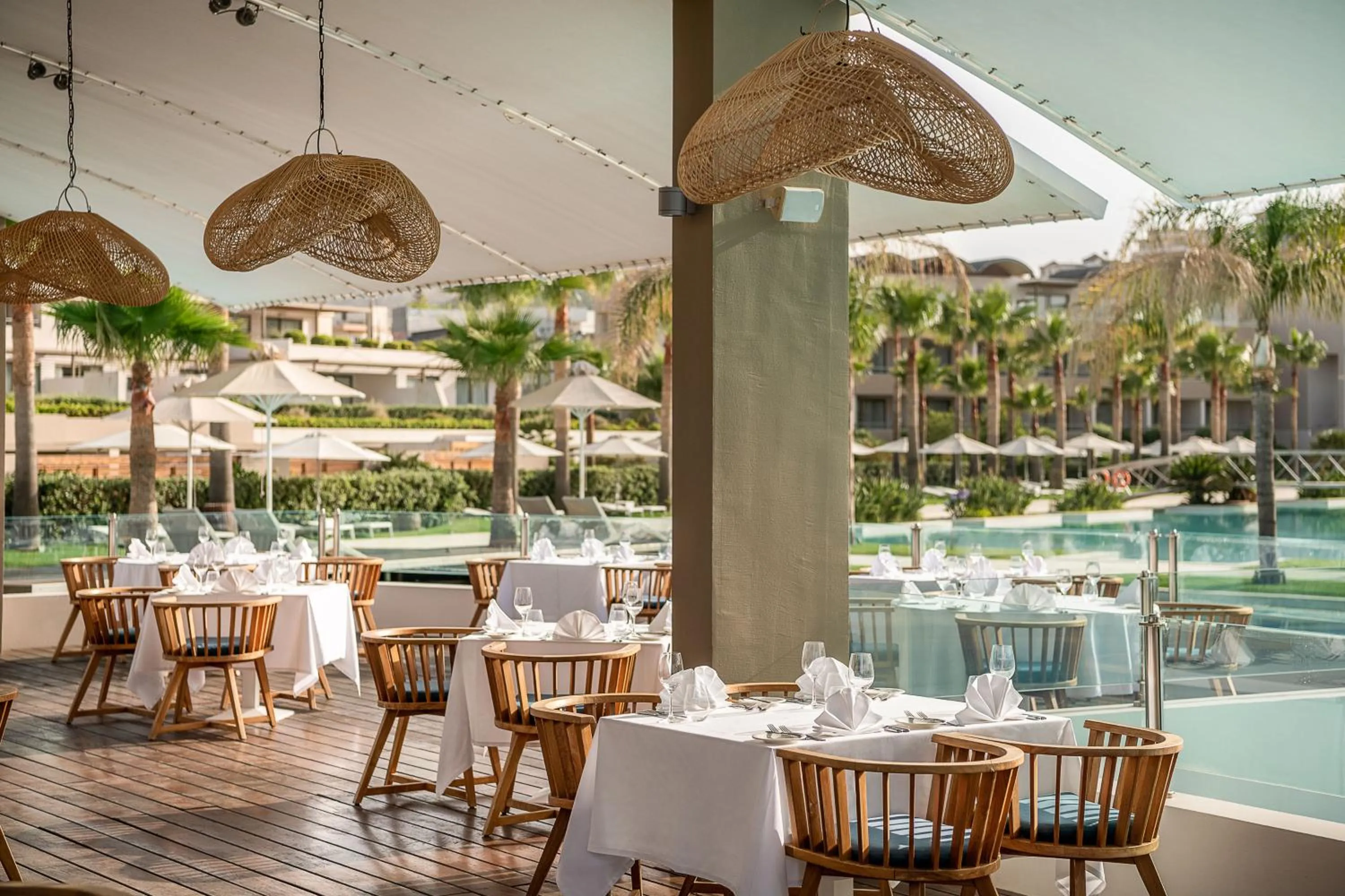 Restaurant/places to eat in Avra Imperial Hotel