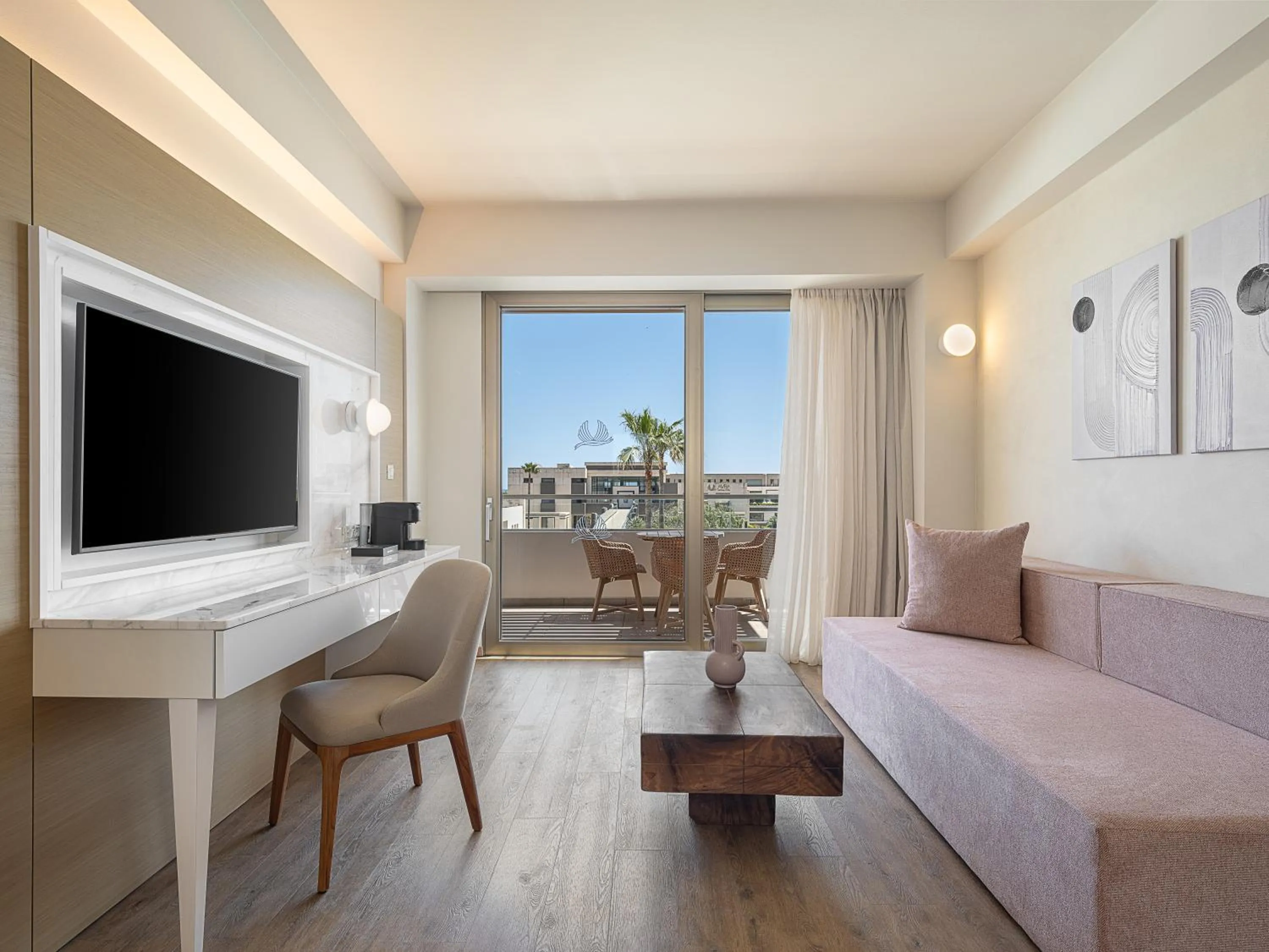 TV and multimedia in Avra Imperial Hotel