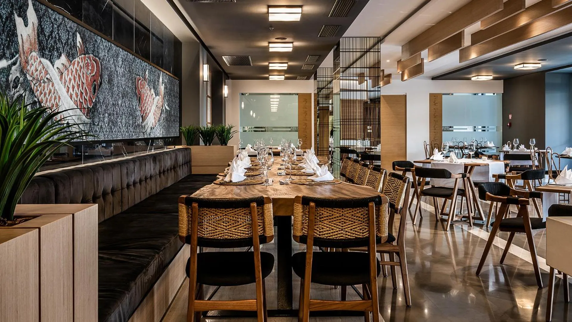 Restaurant/places to eat in Avra Imperial Hotel