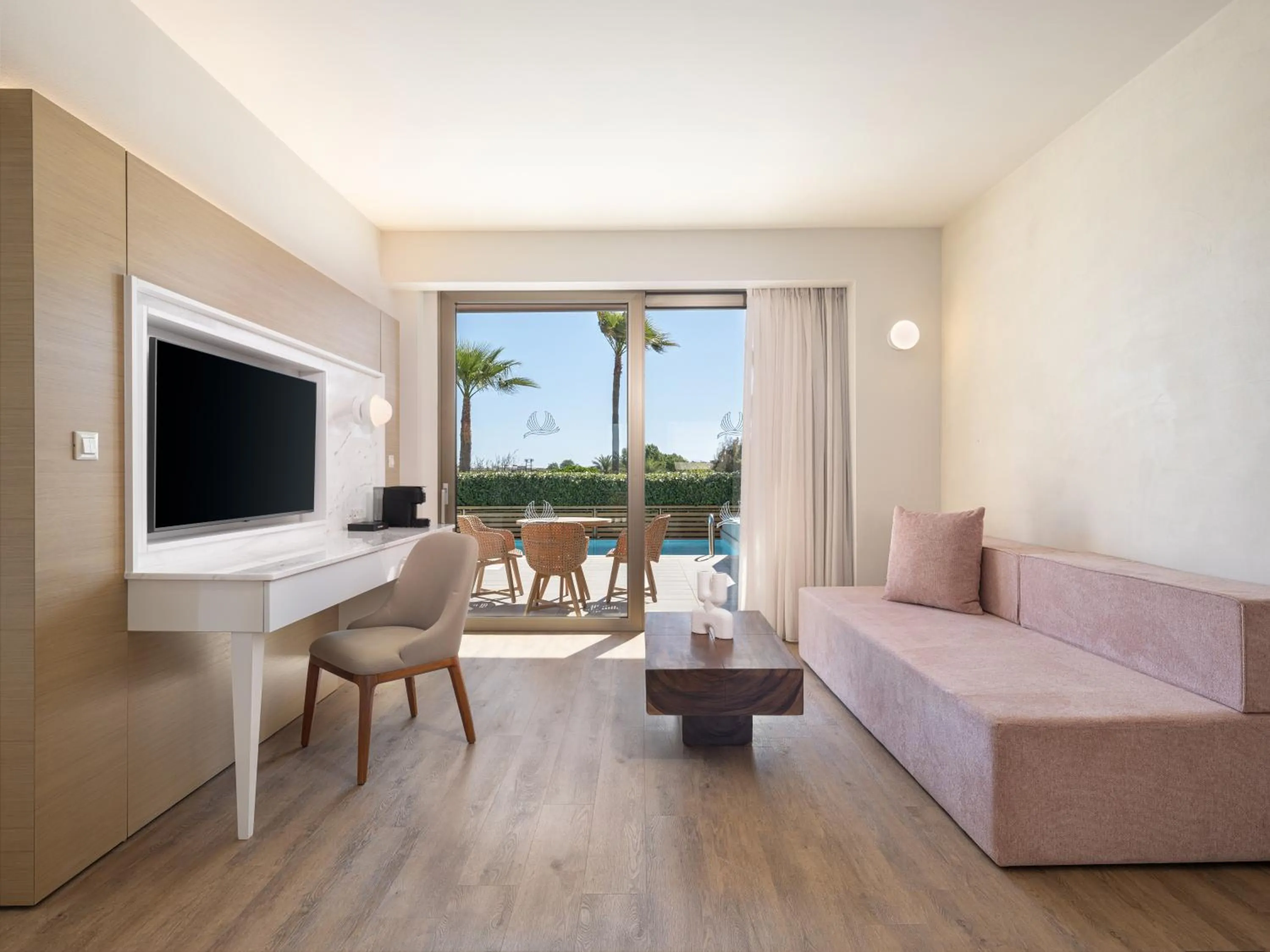 TV and multimedia in Avra Imperial Hotel