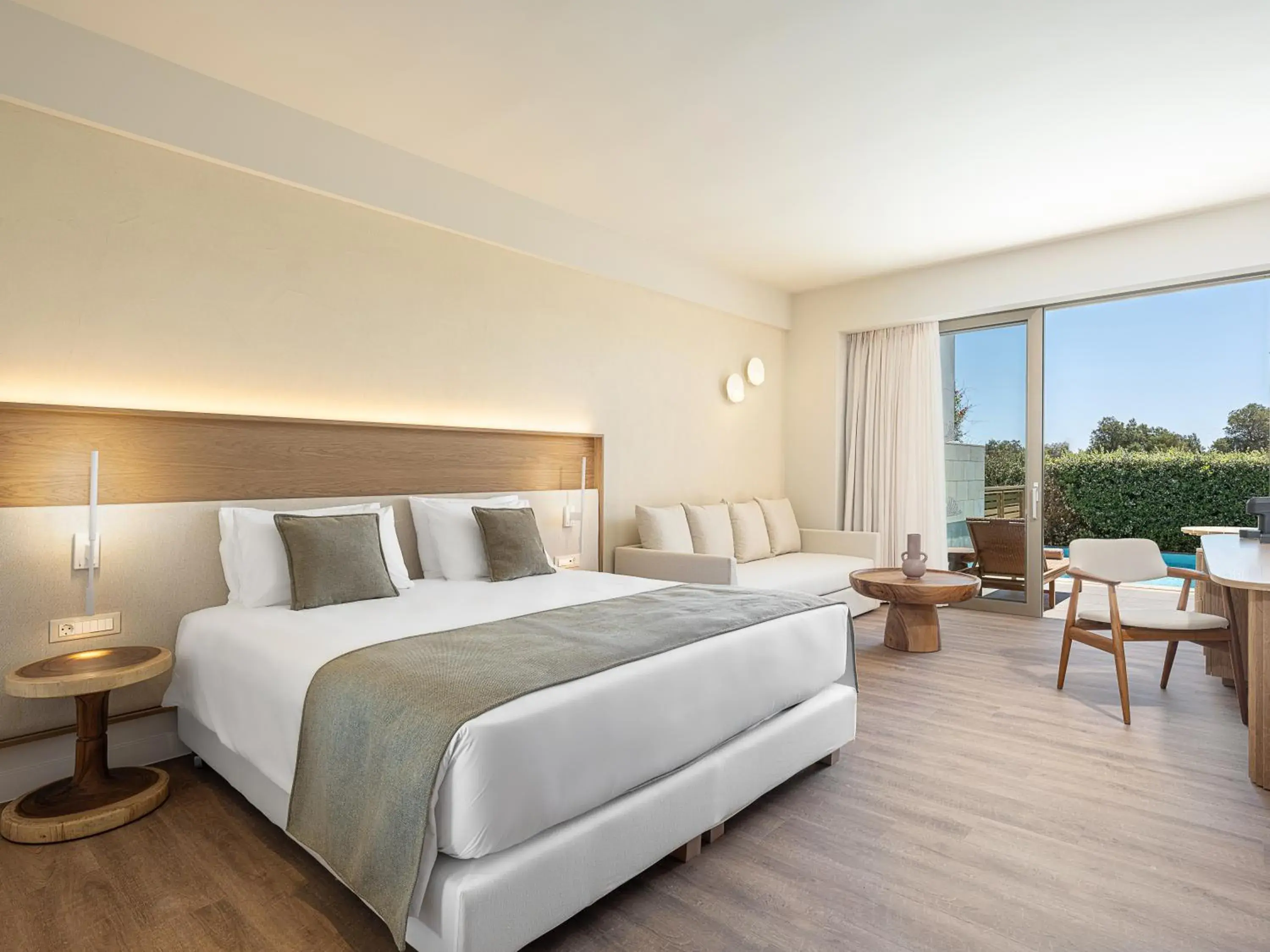 Photo of the whole room, Bed in Avra Imperial Hotel Photo of the whole room, Bed in Avra Imperial Hotel