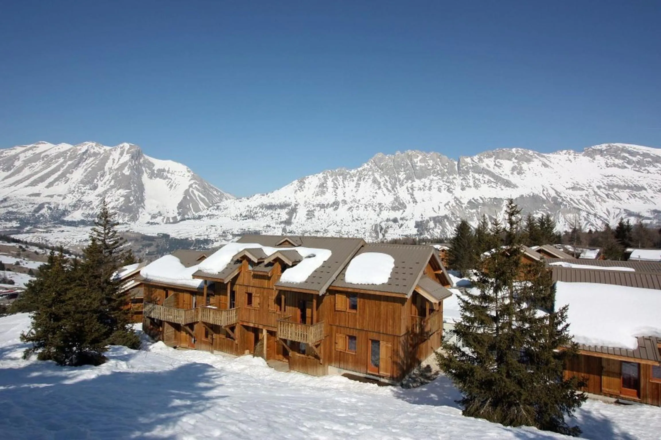 Facade/entrance in Résidence Odalys L'Orée des Pistes
